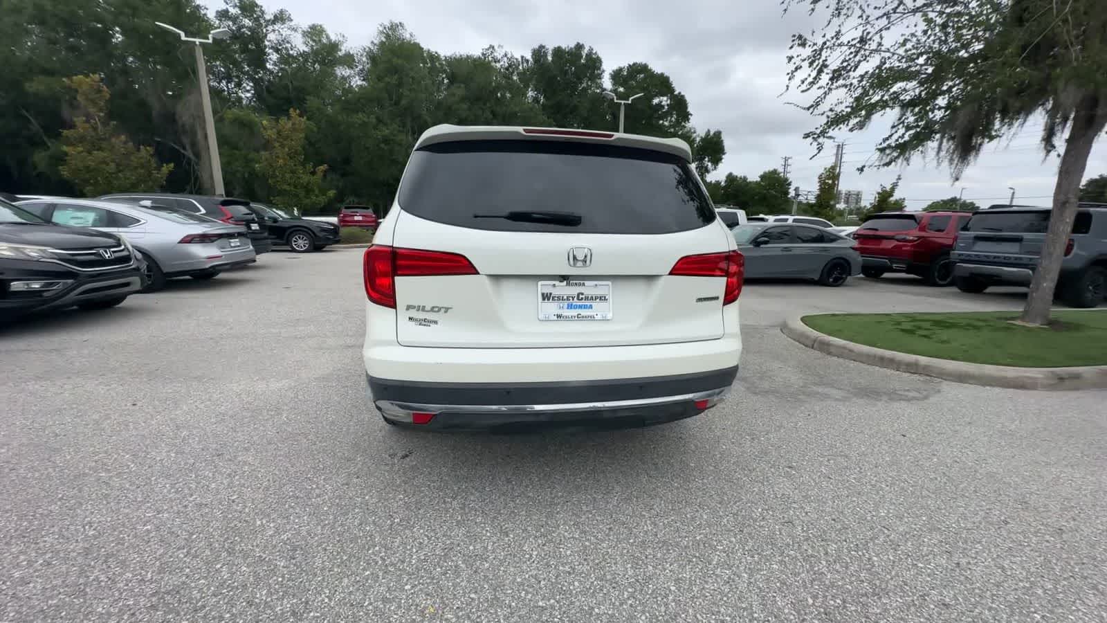 Thumbnail: 2017 Honda Pilot - 7