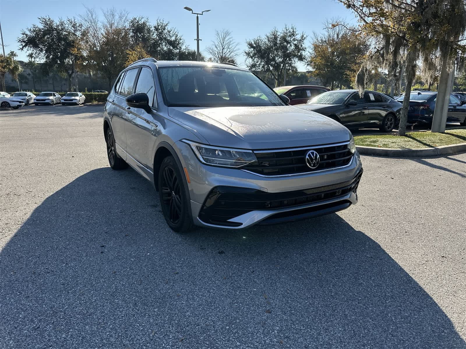 Thumbnail: 2022 Volkswagen Tiguan - 8