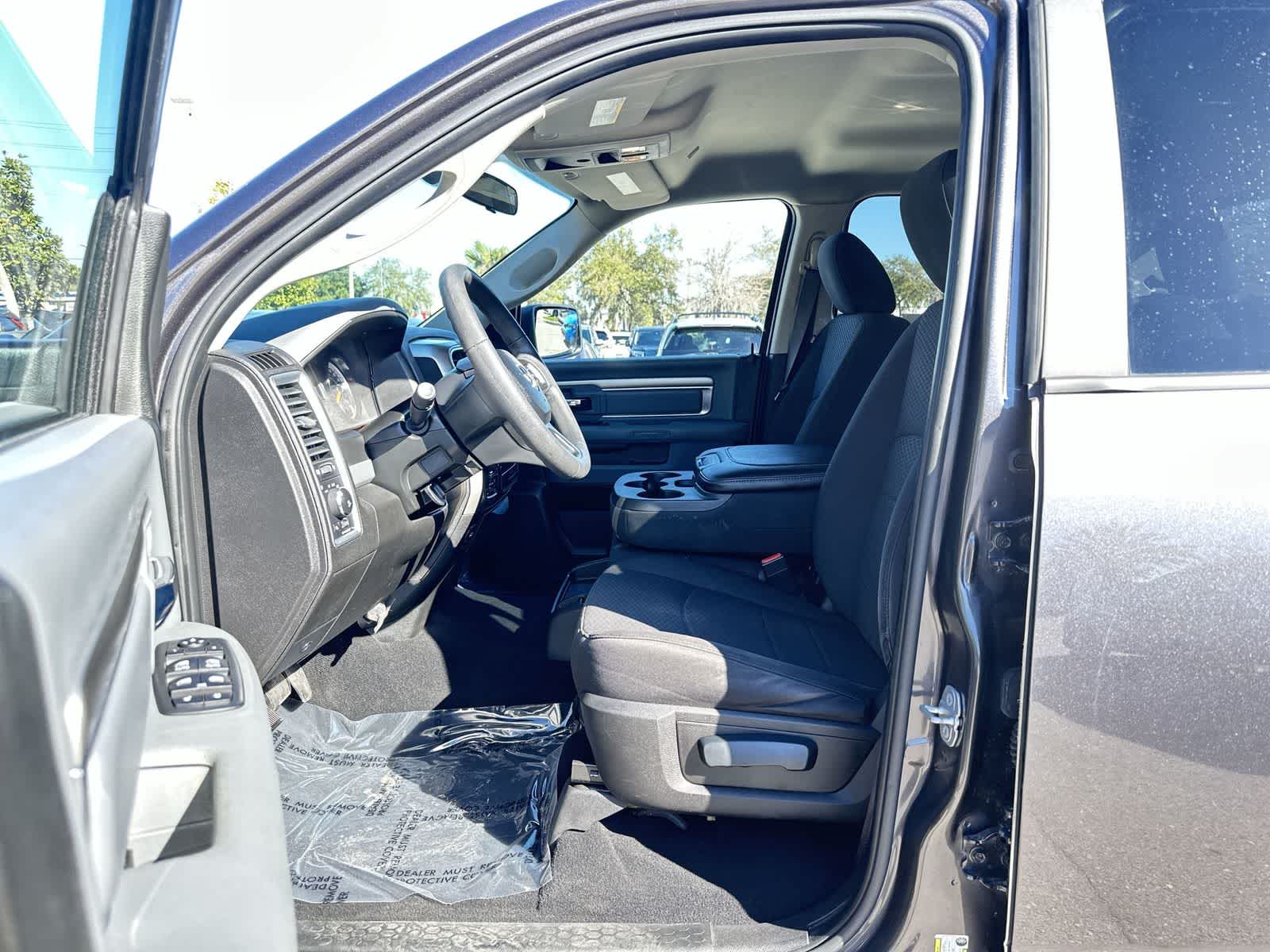 Thumbnail: 2019 RAM 1500 Classic - 2