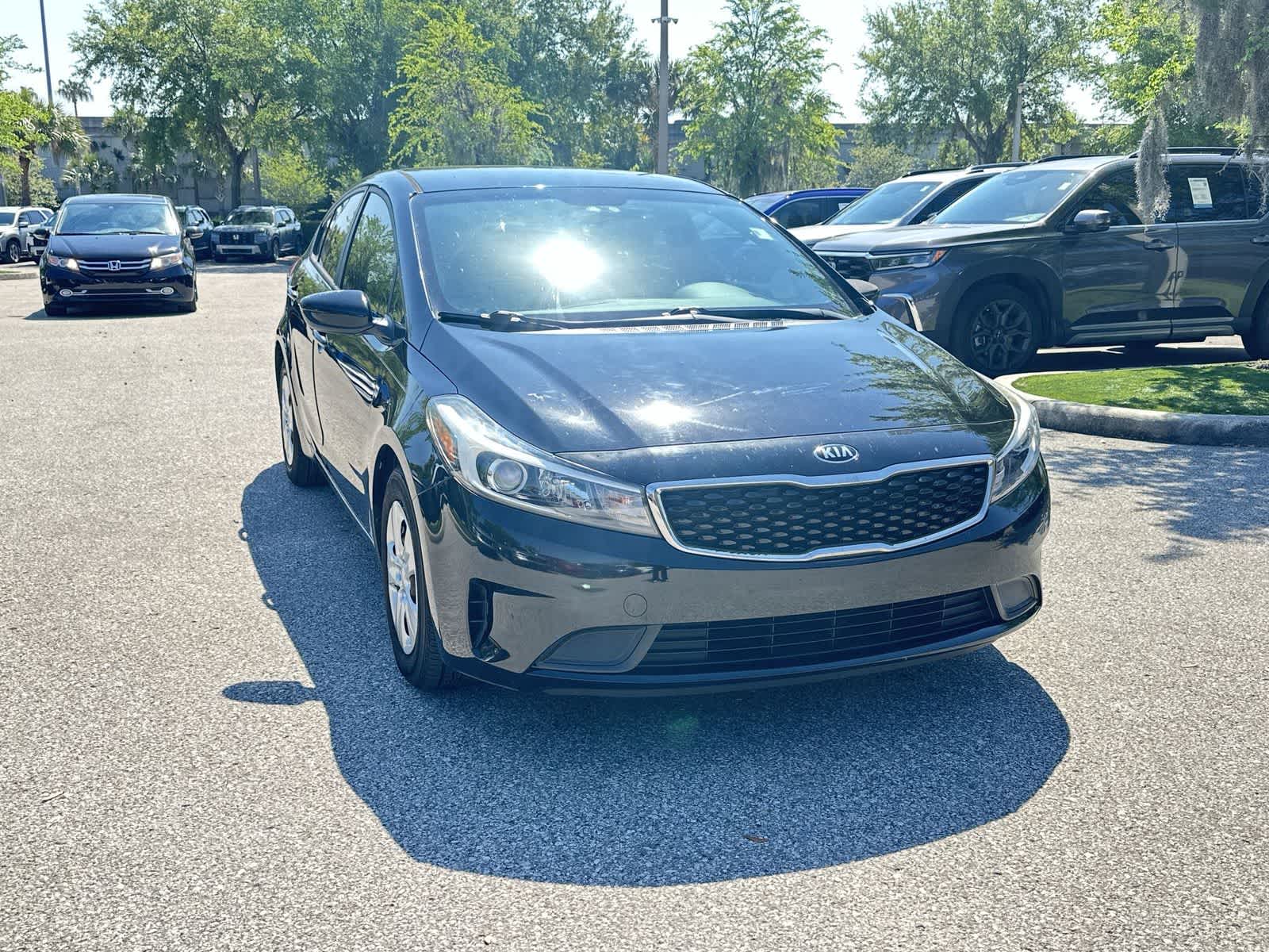 Thumbnail: 2017 Kia Forte - 8