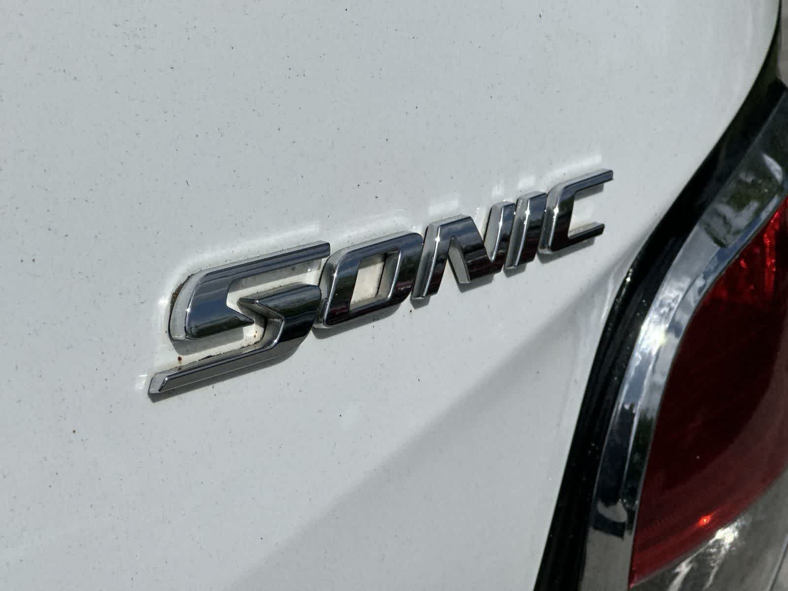 Thumbnail: 2014 Chevrolet Sonic - 11