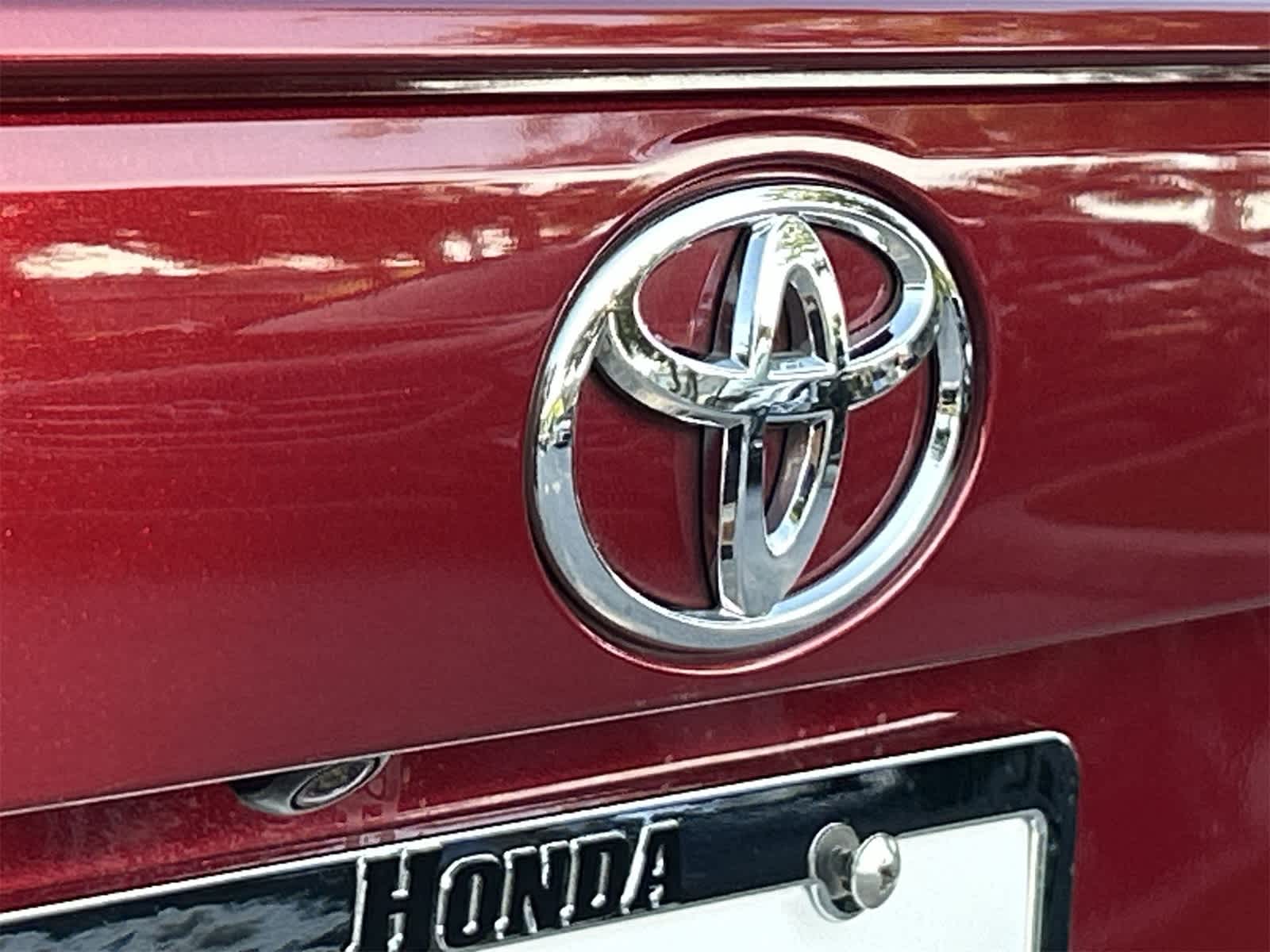 Thumbnail: 2020 Toyota RAV4 - 10