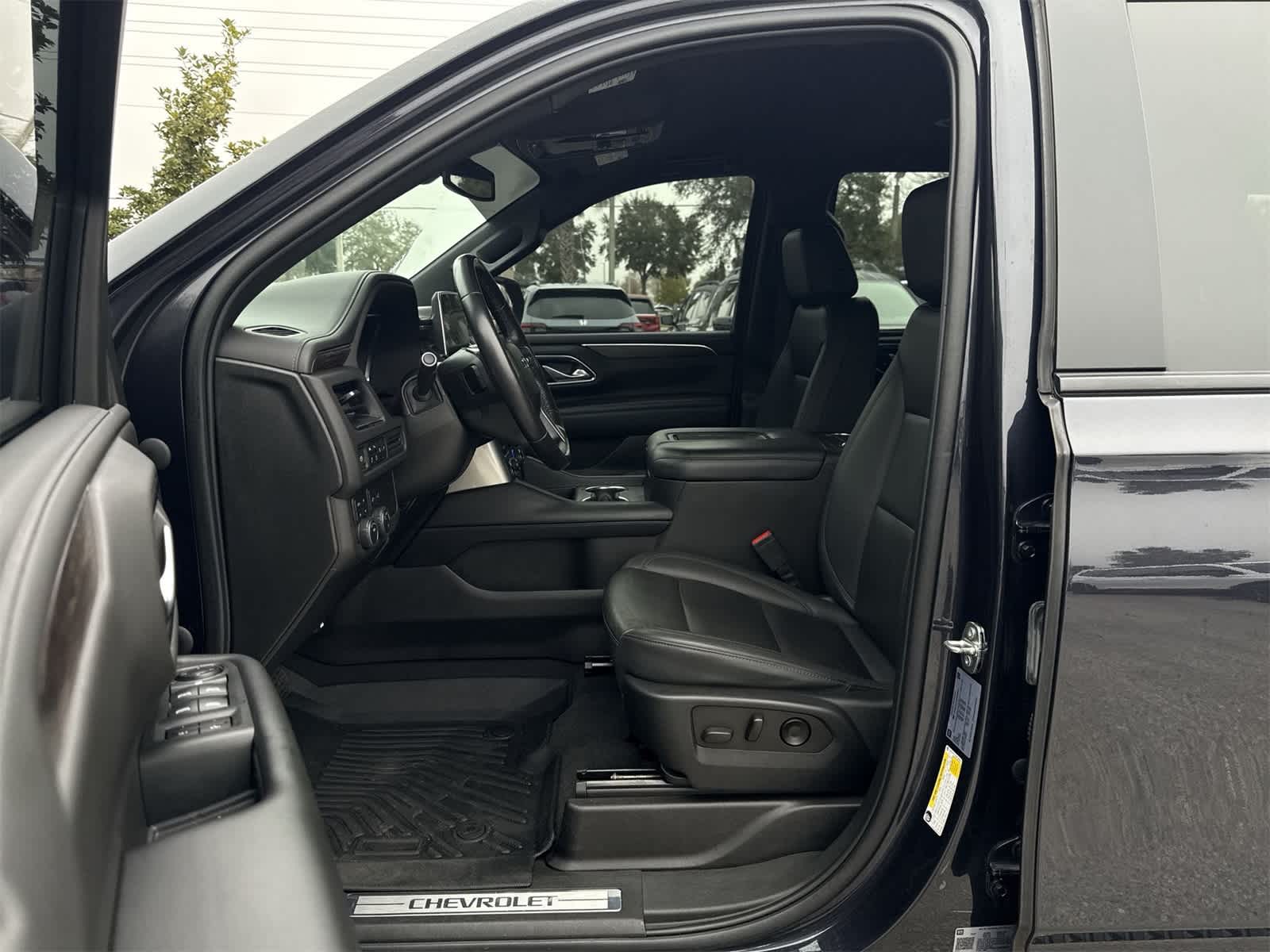 Thumbnail: 2022 Chevrolet Tahoe - 2