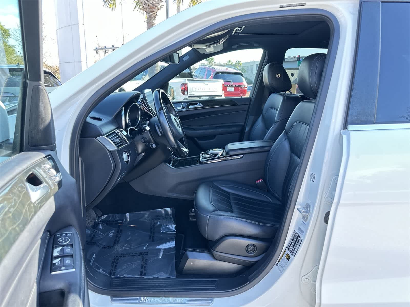 Thumbnail: 2016 Mercedes-Benz GLE - 2