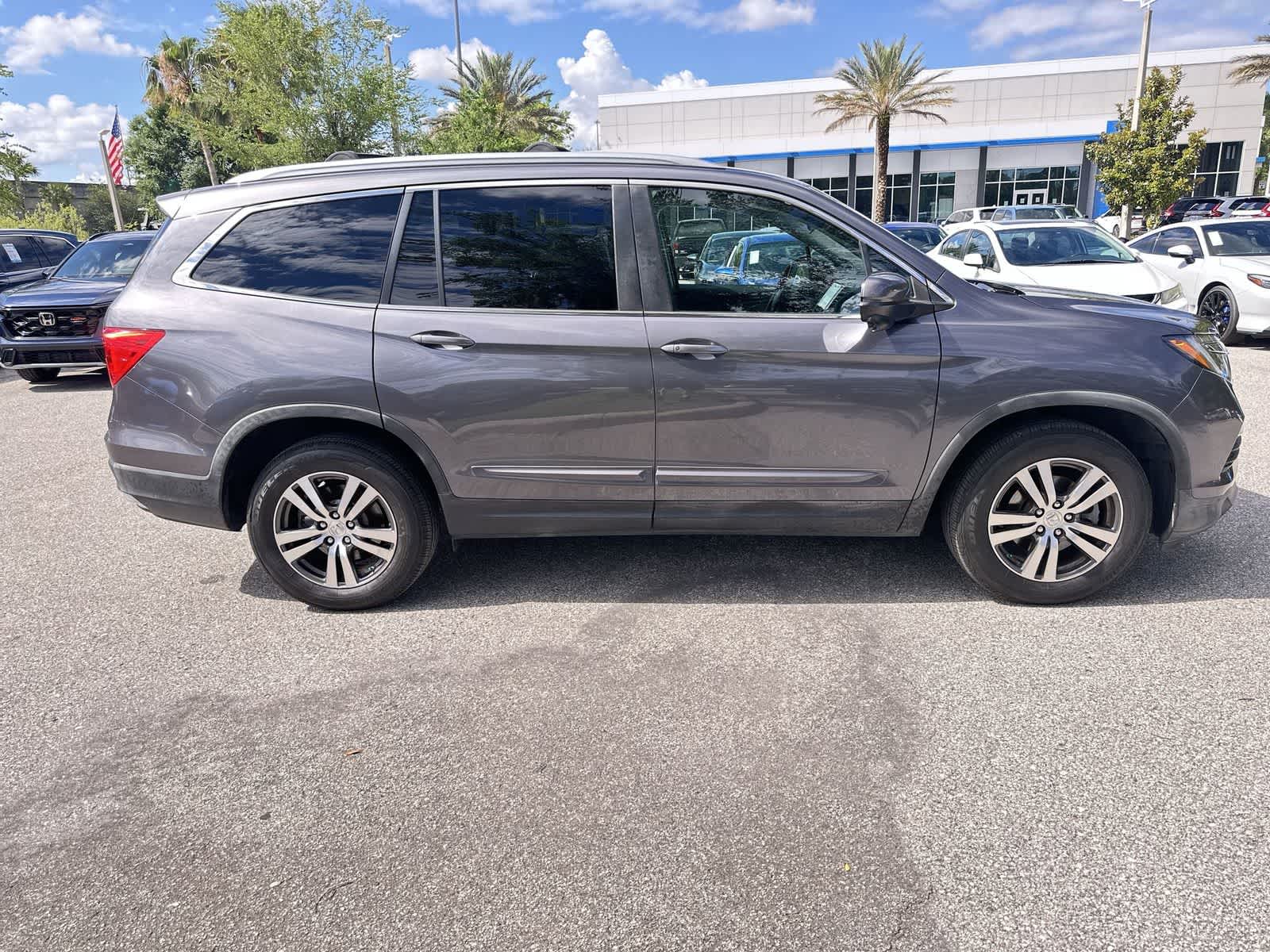 Thumbnail: 2017 Honda Pilot - 7