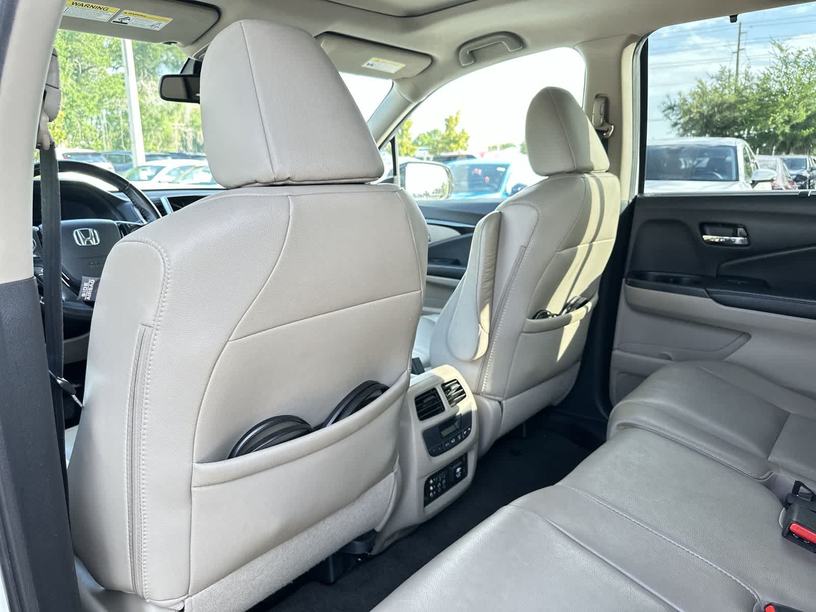 Thumbnail: 2017 Honda Pilot - 13