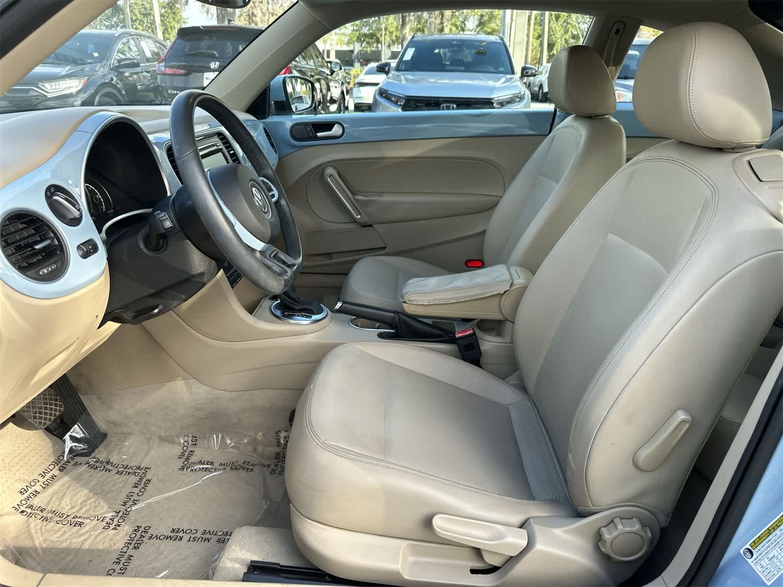 Thumbnail: 2014 Volkswagen Beetle - 12