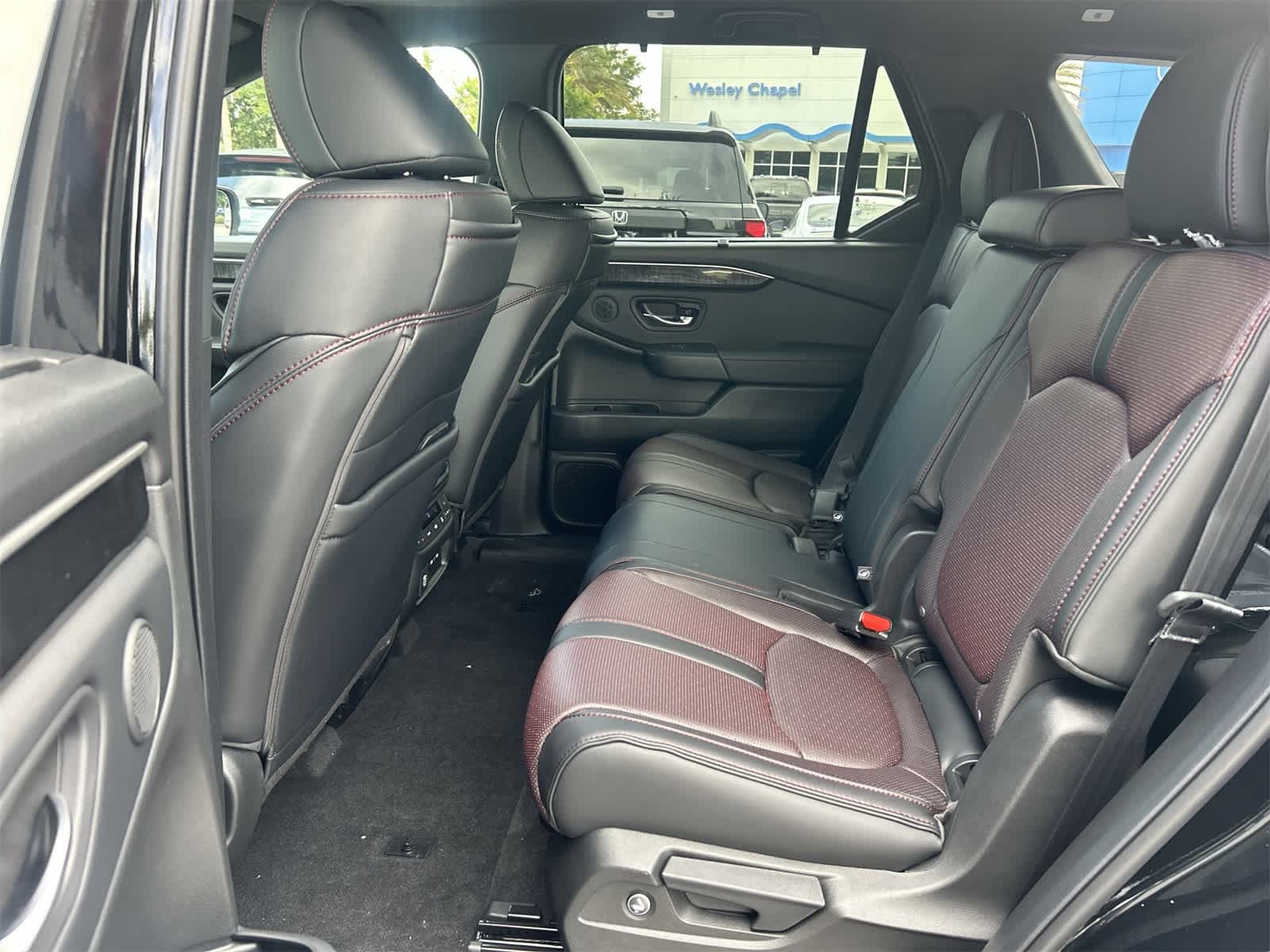 2025 Honda Pilot Black Edition 15