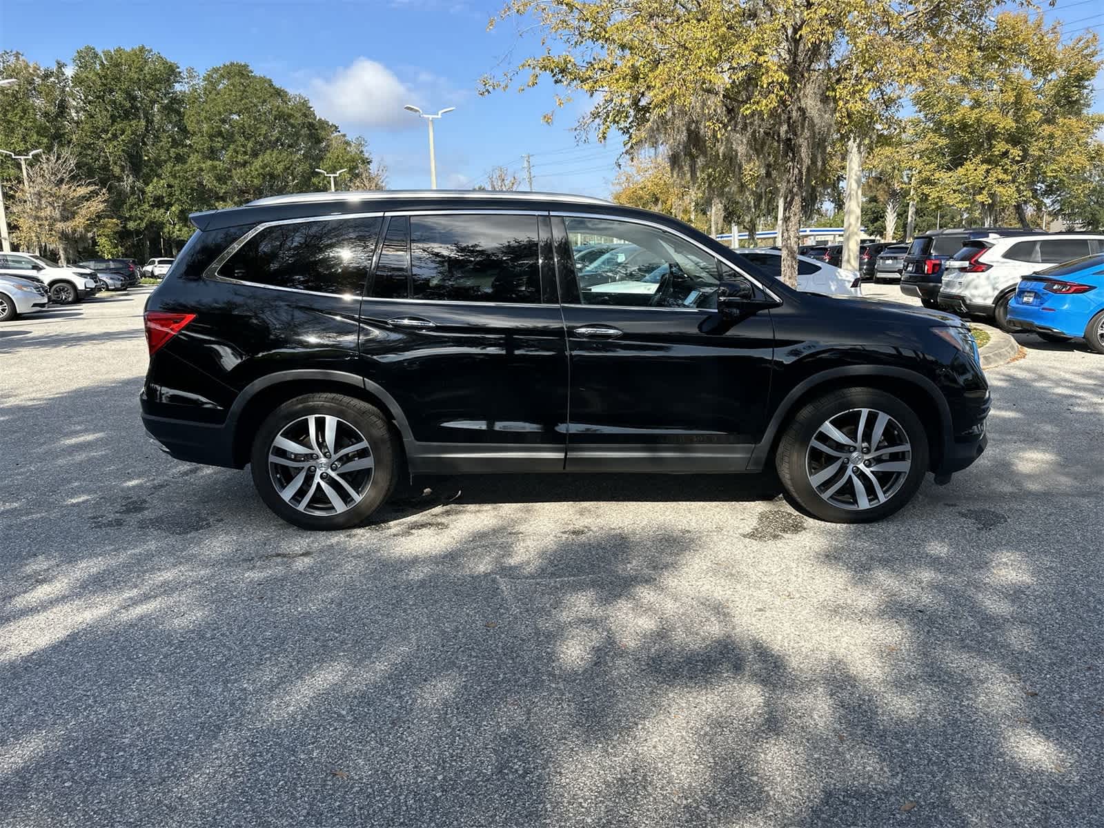 Thumbnail: 2018 Honda Pilot - 7