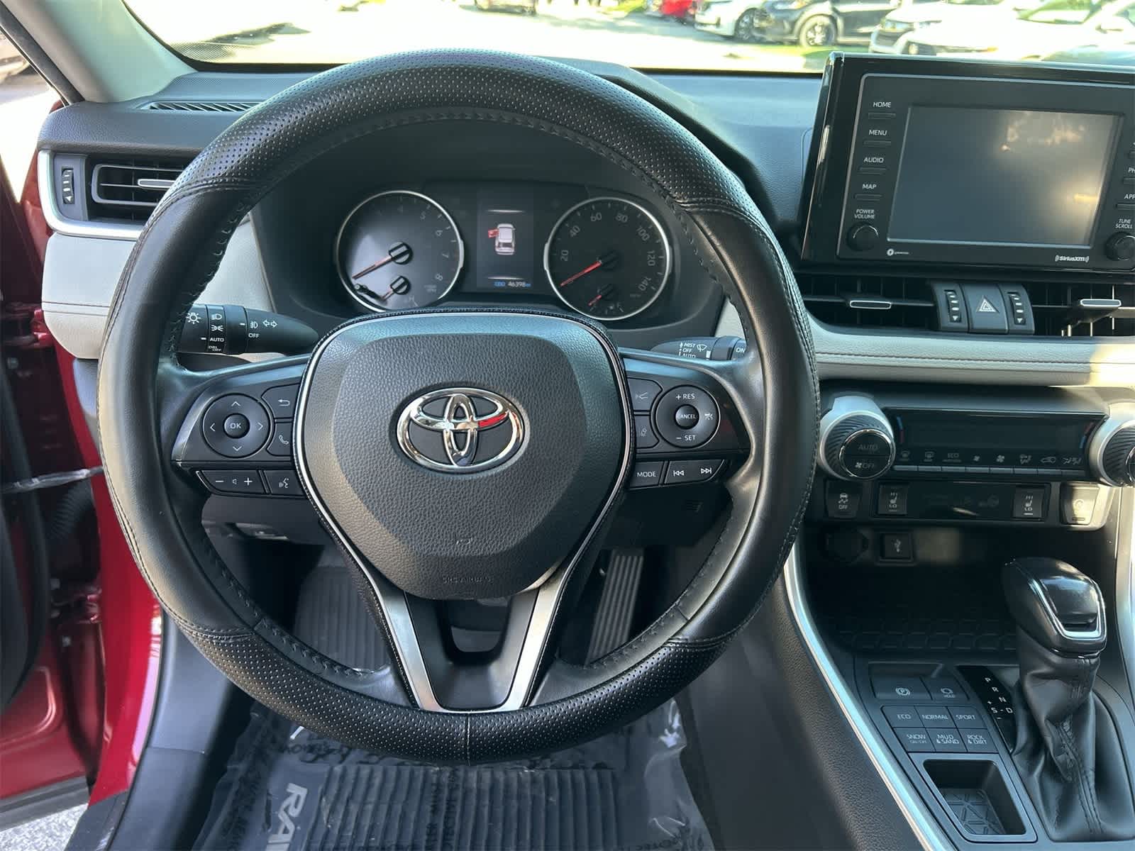 Thumbnail: 2020 Toyota RAV4 - 18