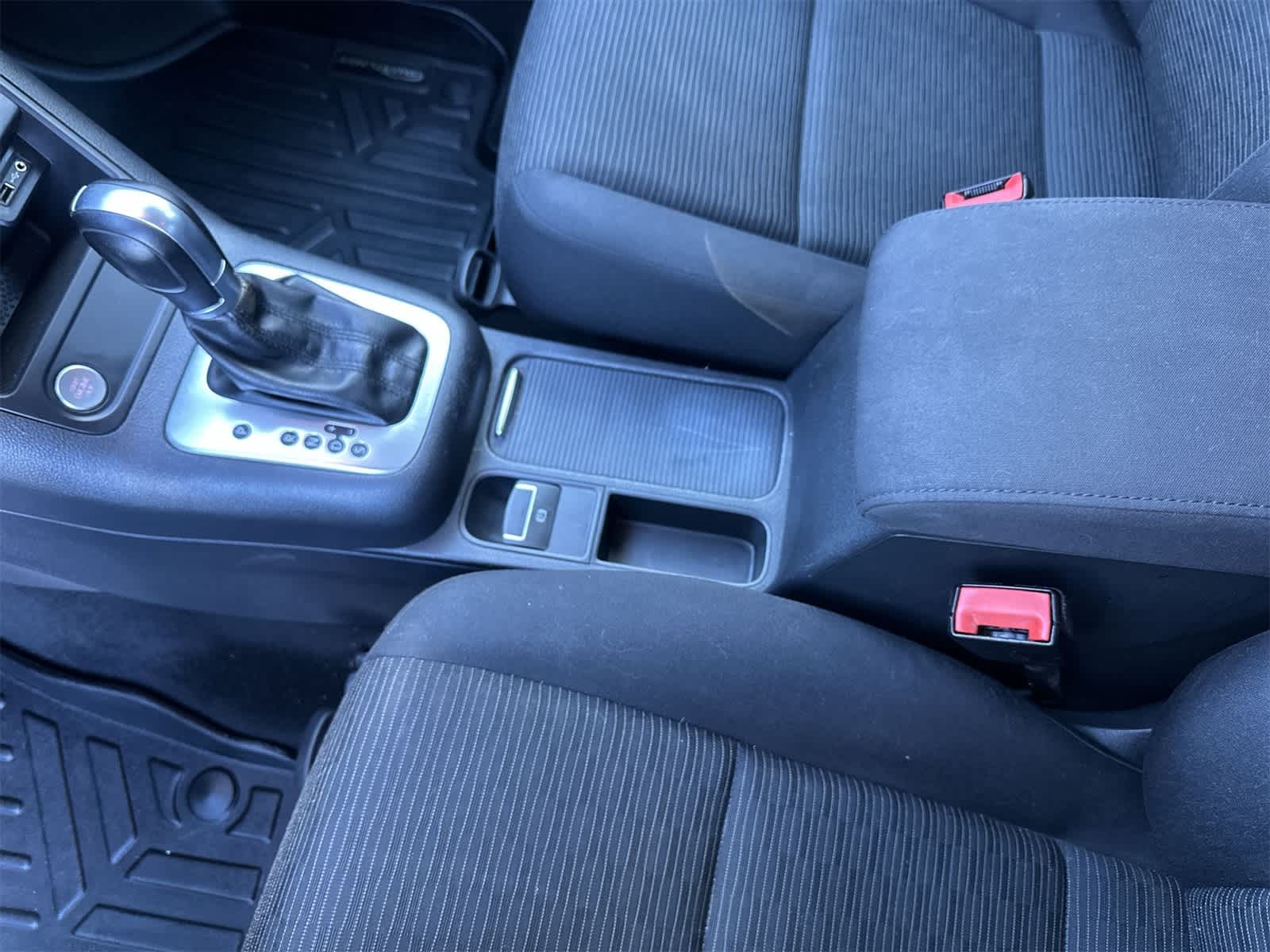 Thumbnail: 2018 Volkswagen Tiguan - 19