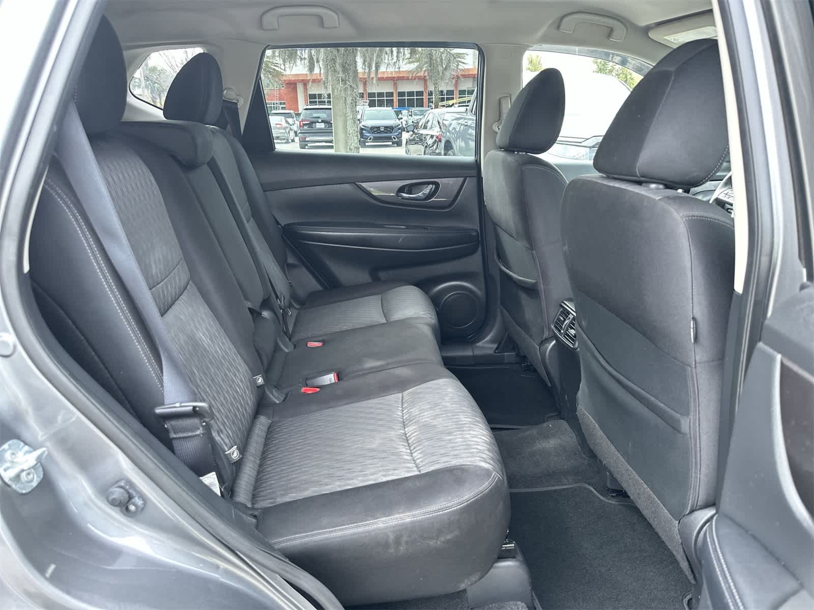 Thumbnail: 2019 Nissan Rogue - 16