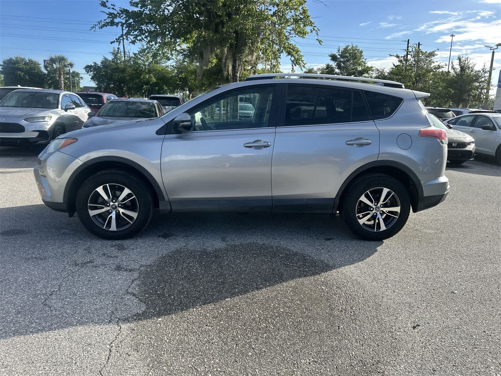 2016 Toyota RAV4 XLE 3