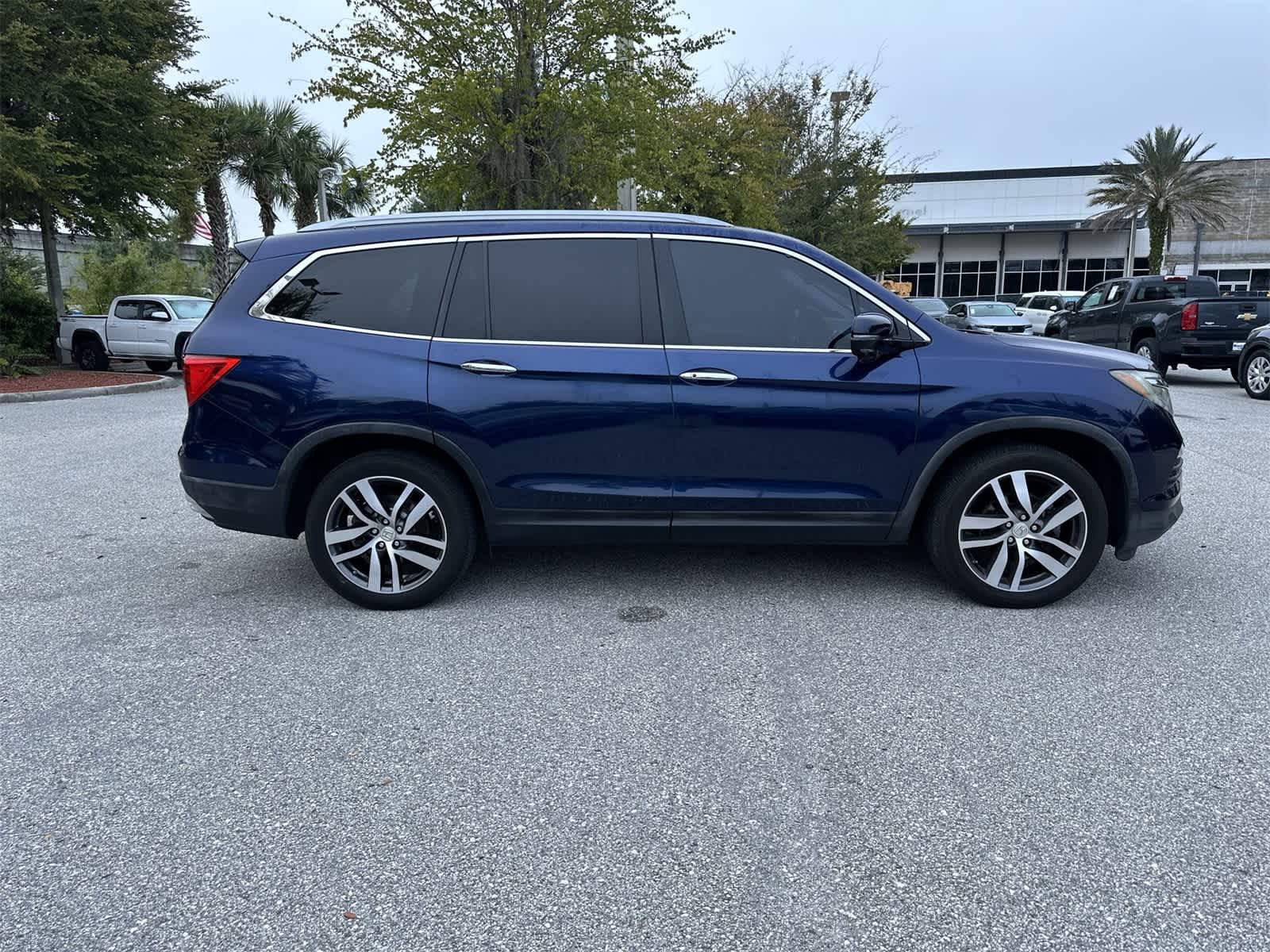 Thumbnail: 2016 Honda Pilot - 7