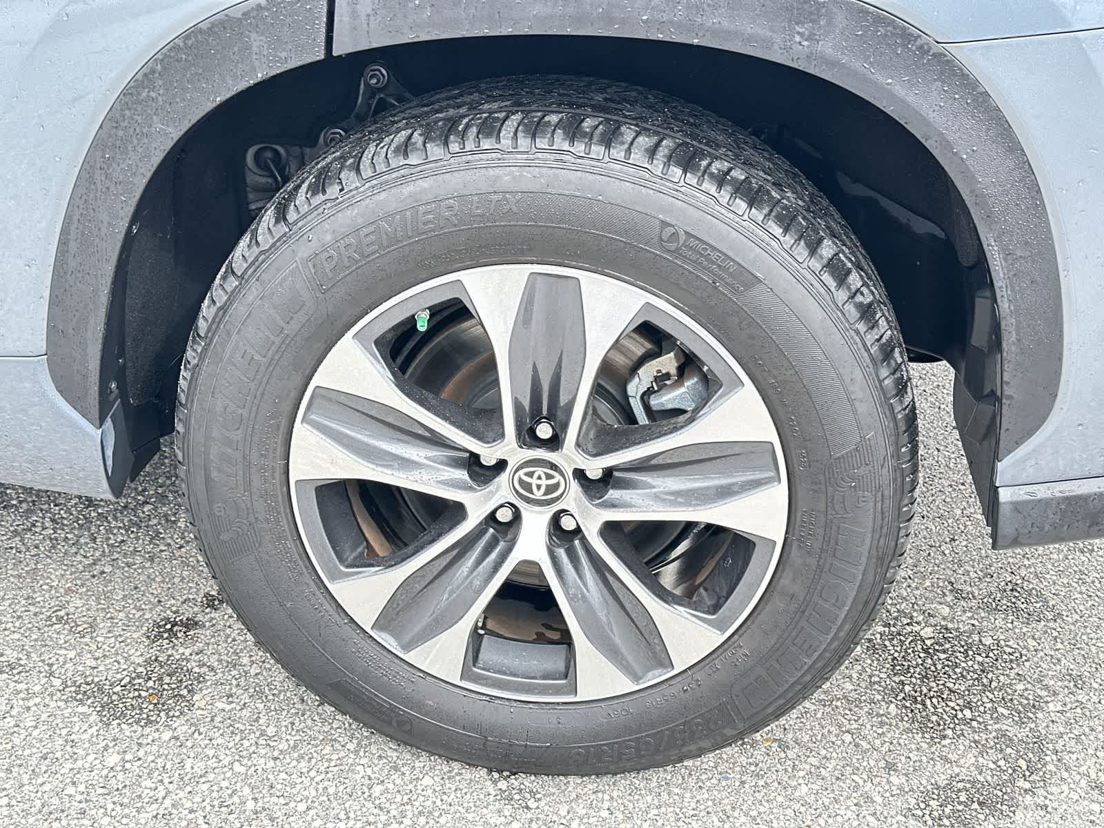 Thumbnail: 2023 Toyota Highlander - 12