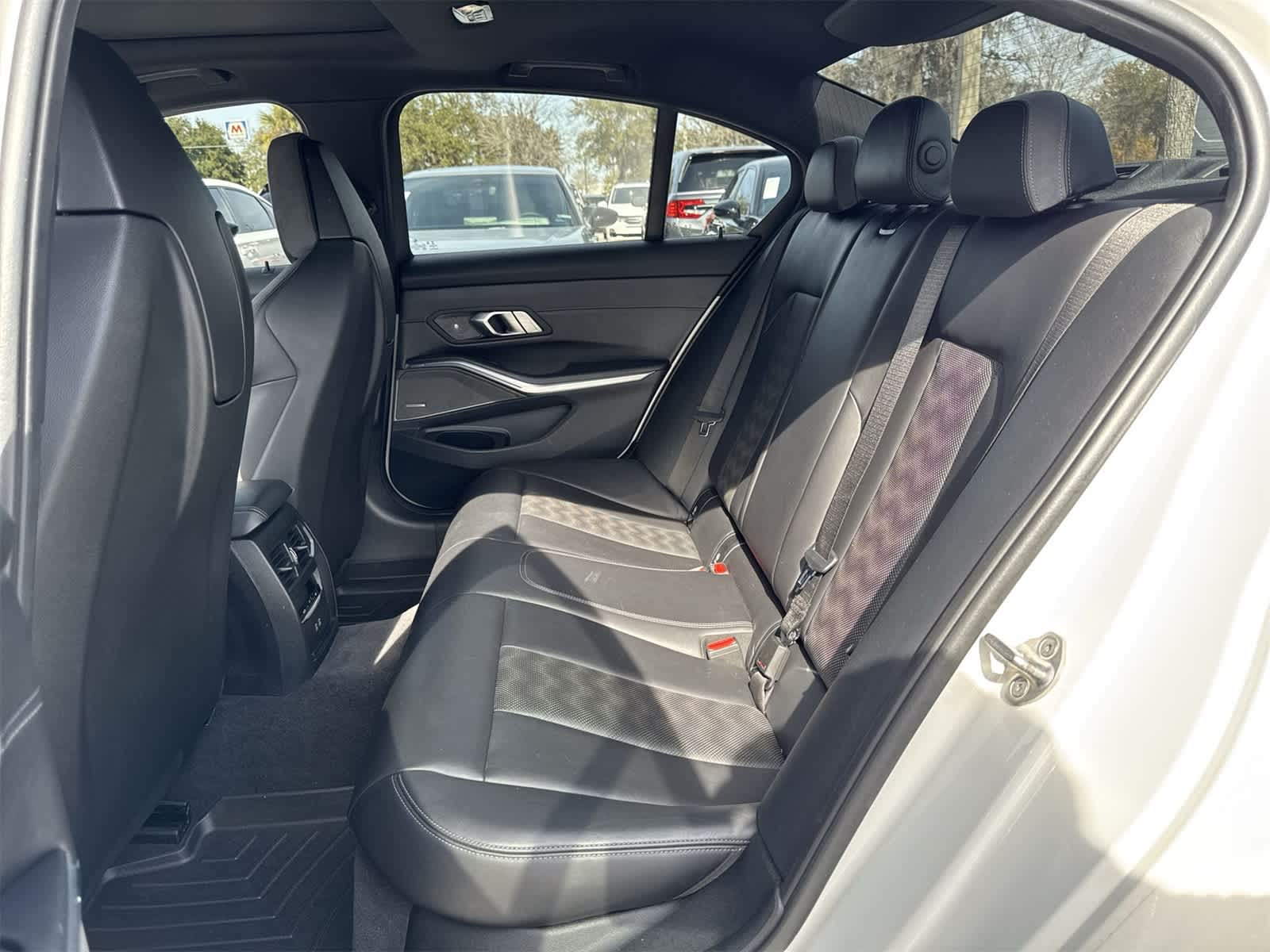 Thumbnail: 2021 BMW M3 - 18