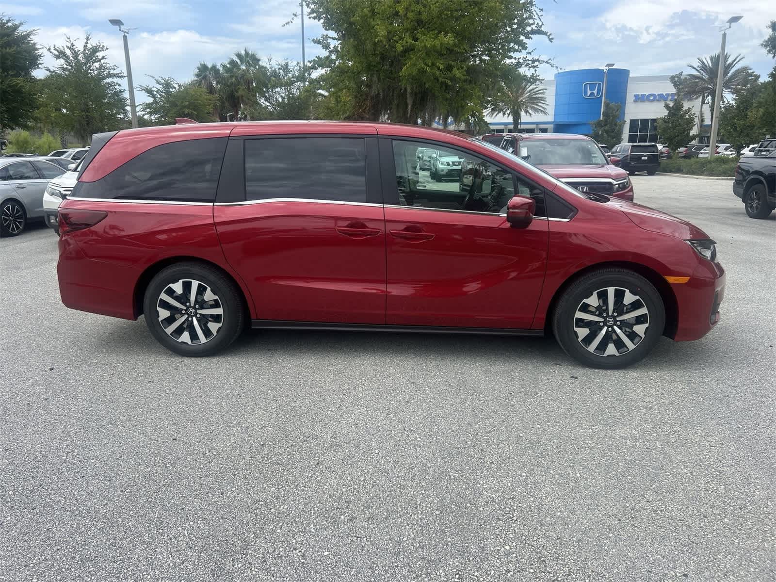 Thumbnail: 2025 Honda Odyssey - 7