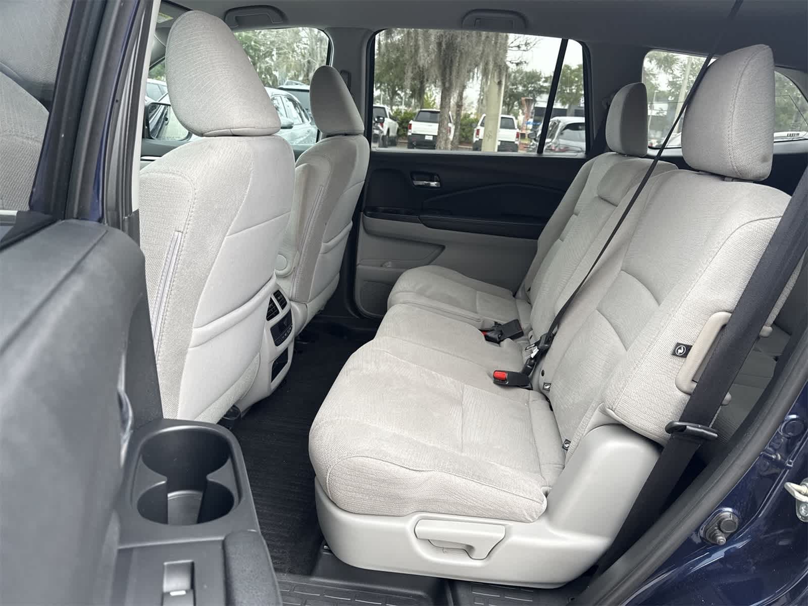 Thumbnail: 2017 Honda Pilot - 15