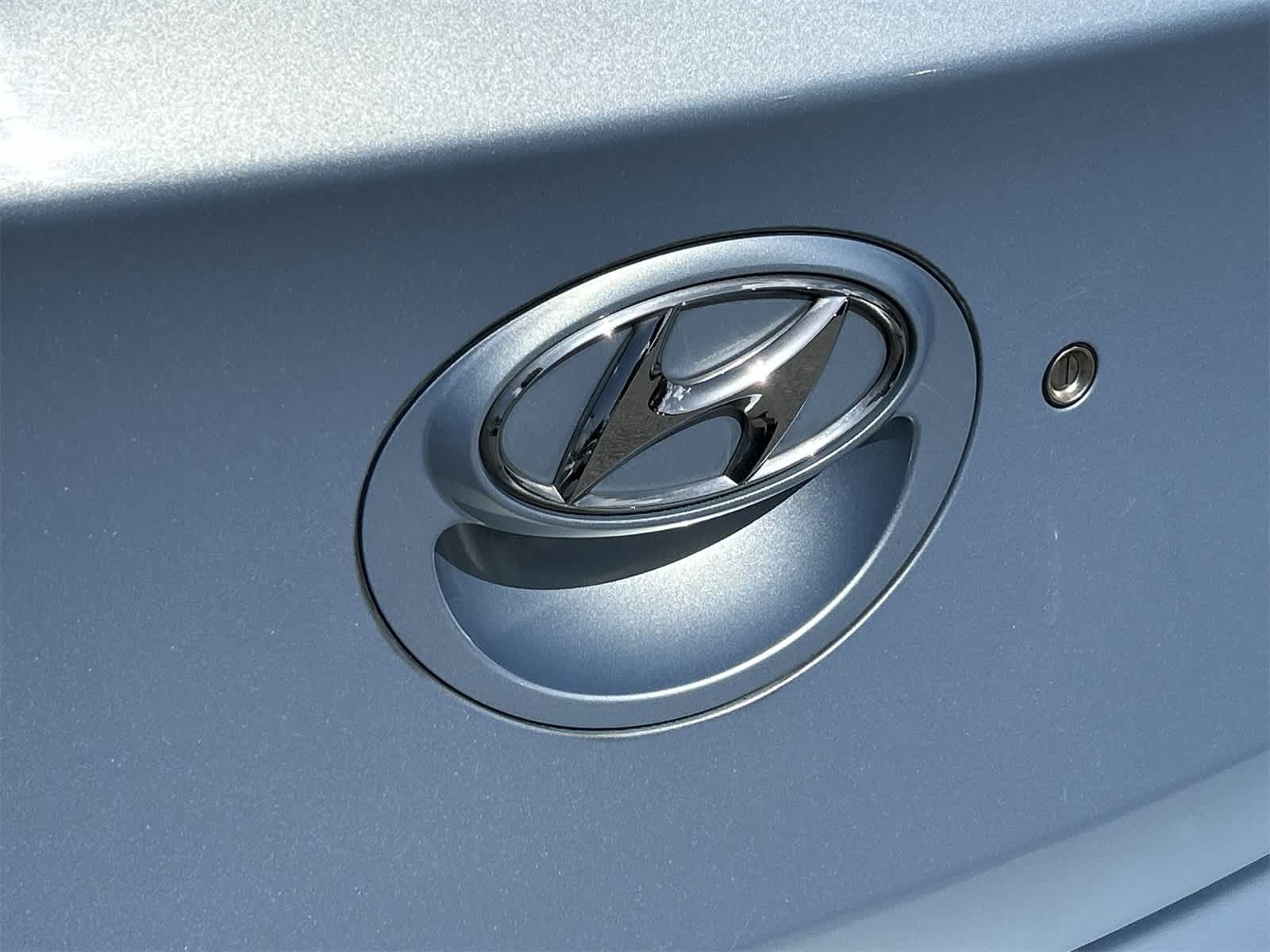Thumbnail: 2013 Hyundai Accent - 10