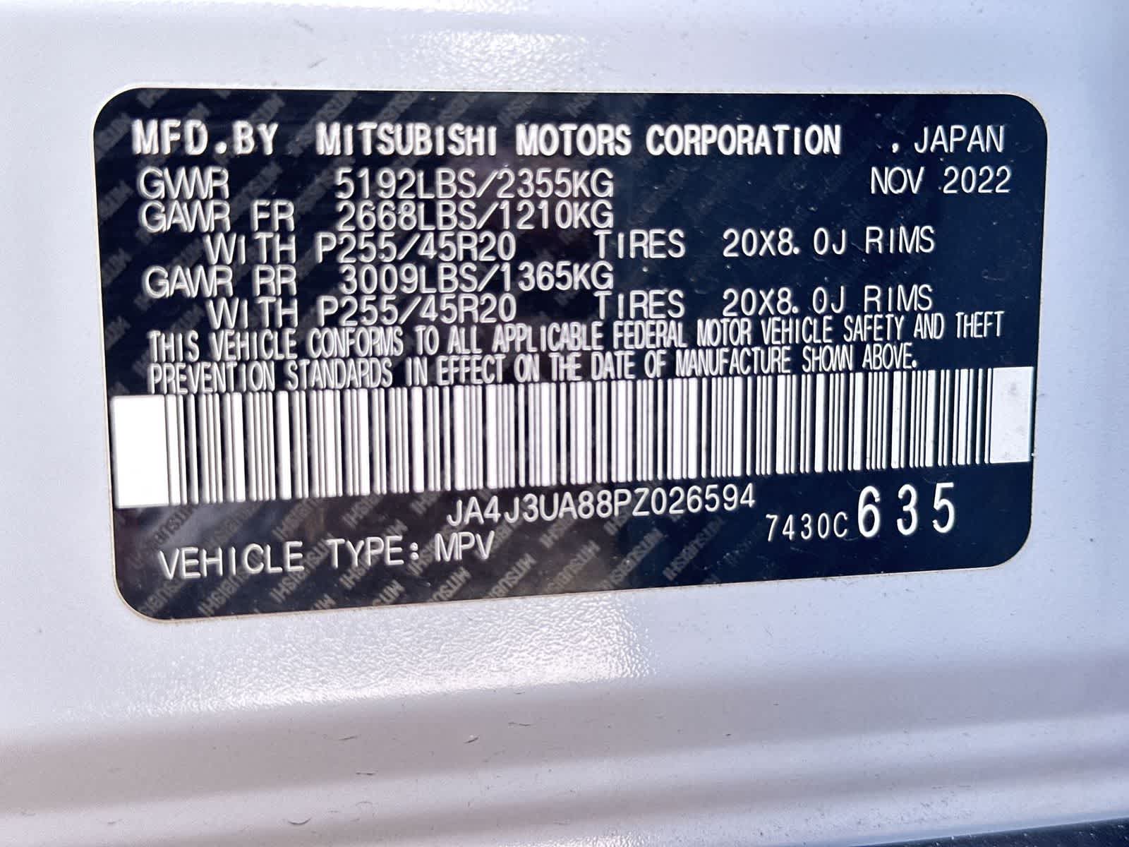 Thumbnail: 2023 Mitsubishi Outlander - 25