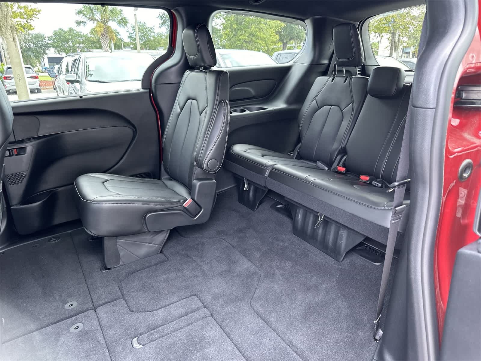 Thumbnail: 2025 Chrysler Voyager - 16