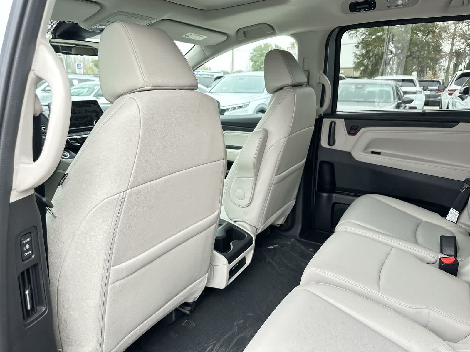 Thumbnail: 2026 Honda Odyssey - 14