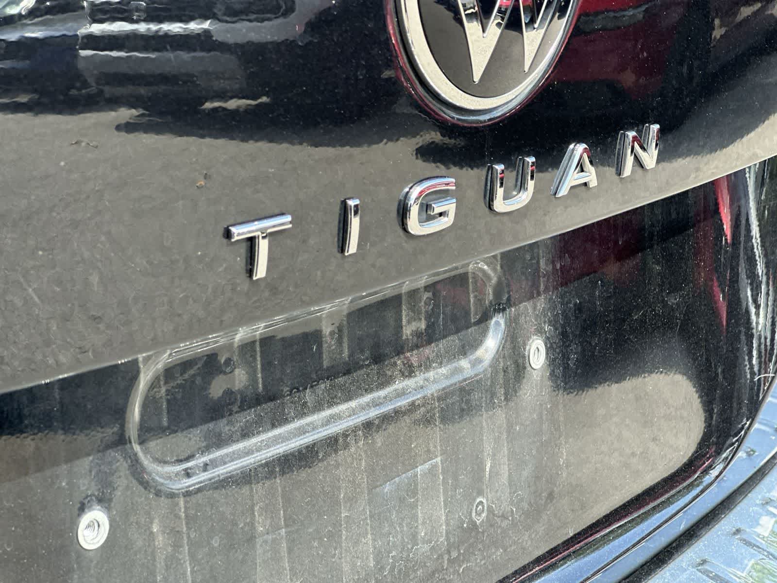 Thumbnail: 2023 Volkswagen Tiguan - 11