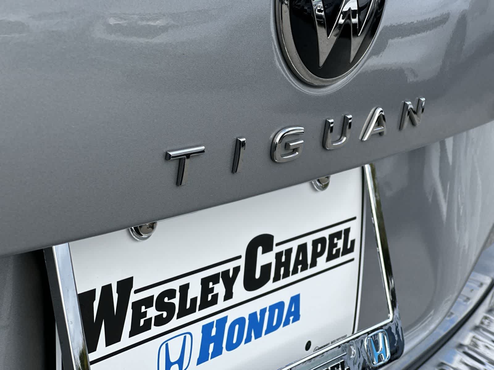 Thumbnail: 2022 Volkswagen Tiguan - 11