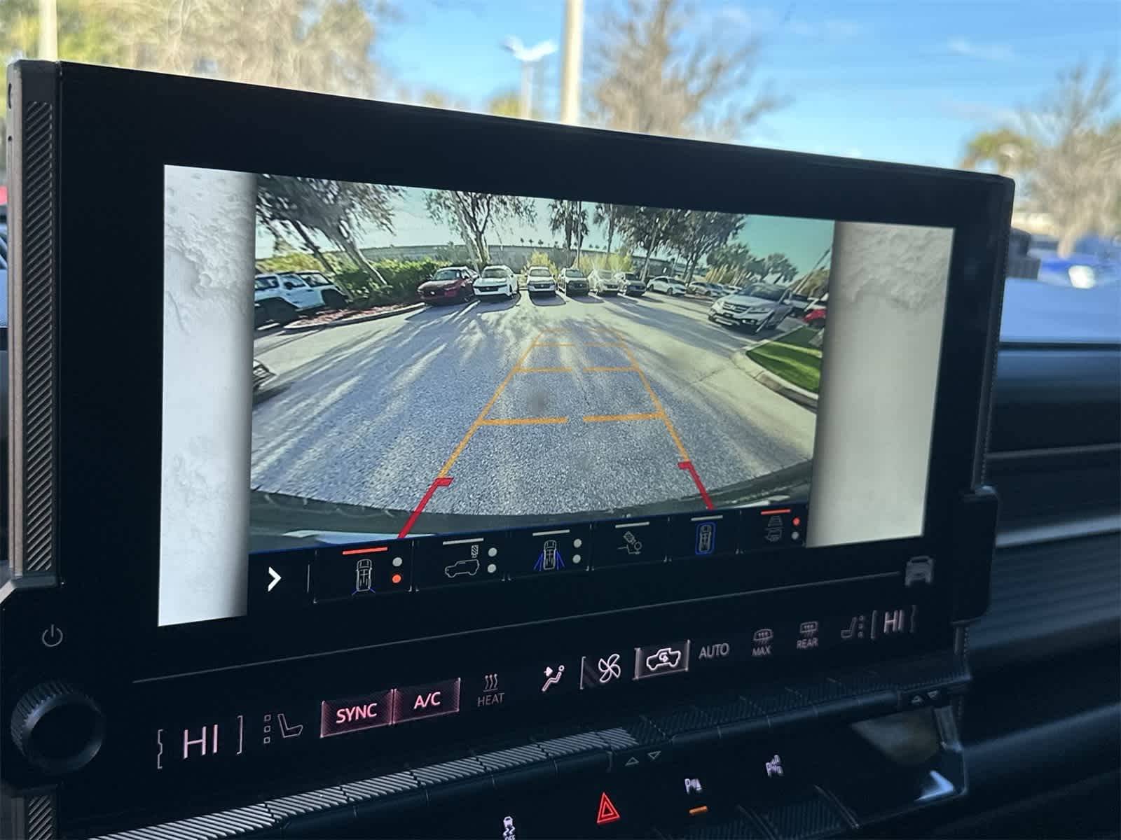 Thumbnail: 2024 GMC Hummer EV - 19