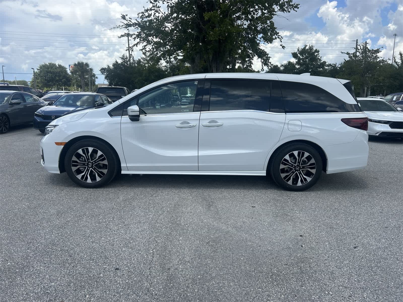 Thumbnail: 2026 Honda Odyssey - 3
