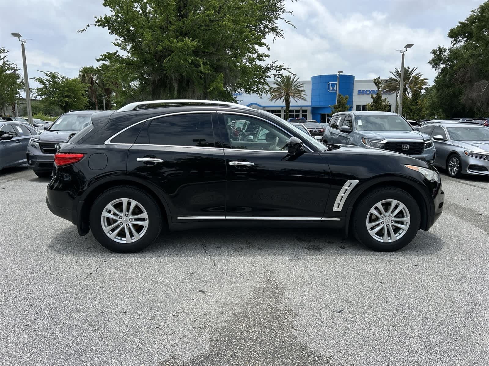 Thumbnail: 2010 INFINITI FX35 - 7