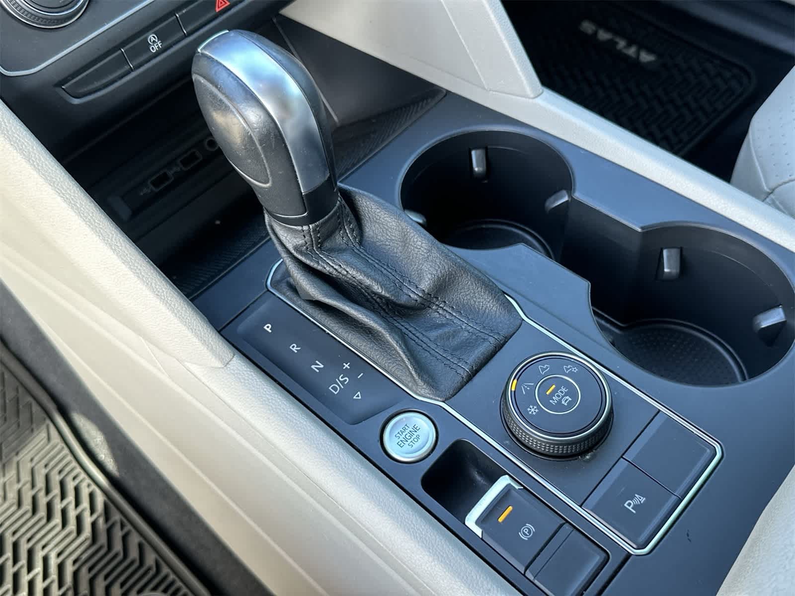 Thumbnail: 2021 Volkswagen Atlas - 21