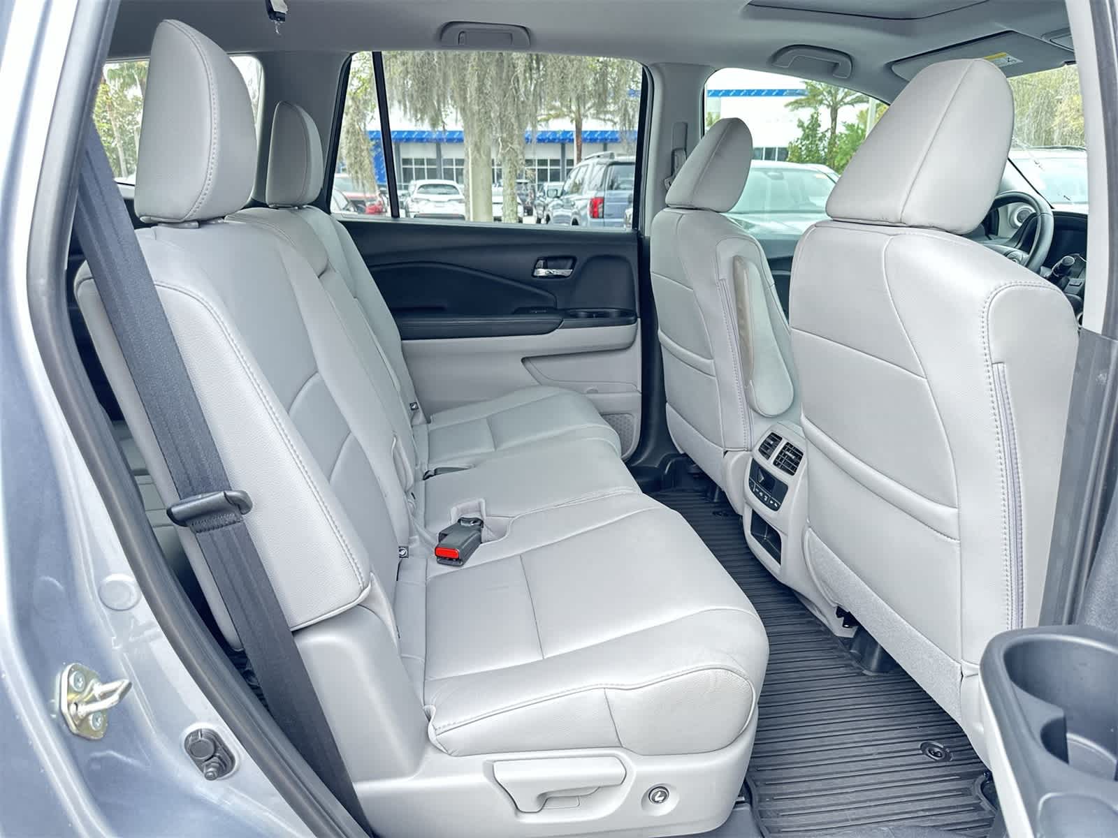 Thumbnail: 2018 Honda Pilot - 16