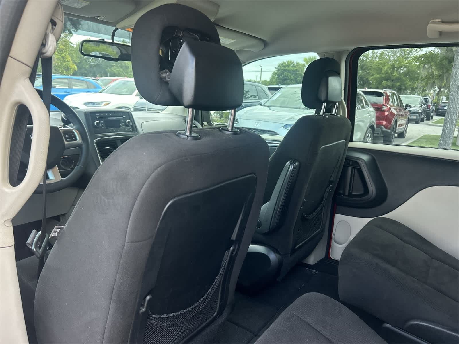 Thumbnail: 2015 Dodge Grand Caravan - 14