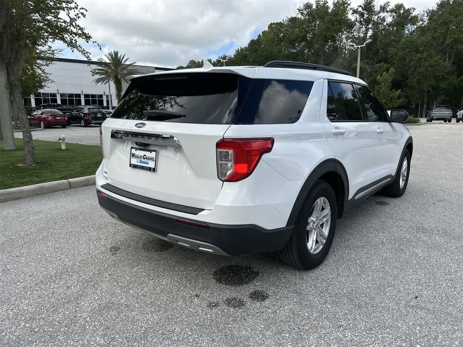 Thumbnail: 2022 Ford Explorer - 6