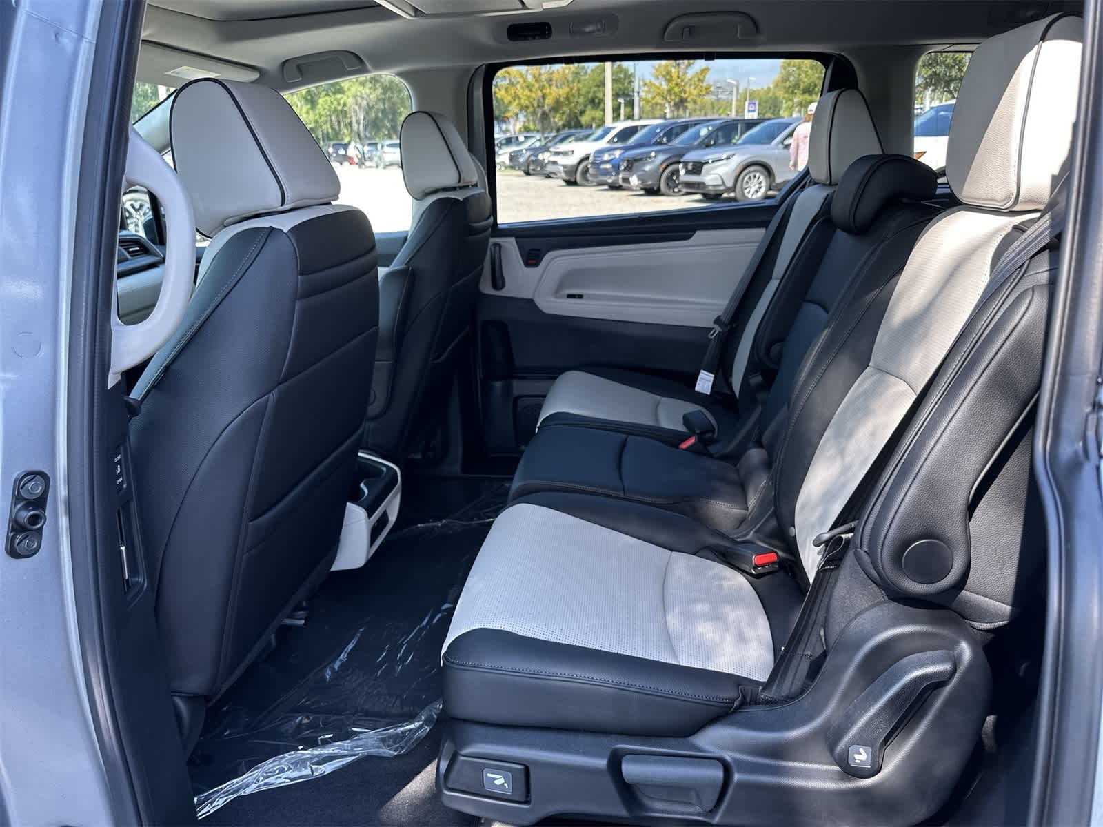 Thumbnail: 2026 Honda Odyssey - 15
