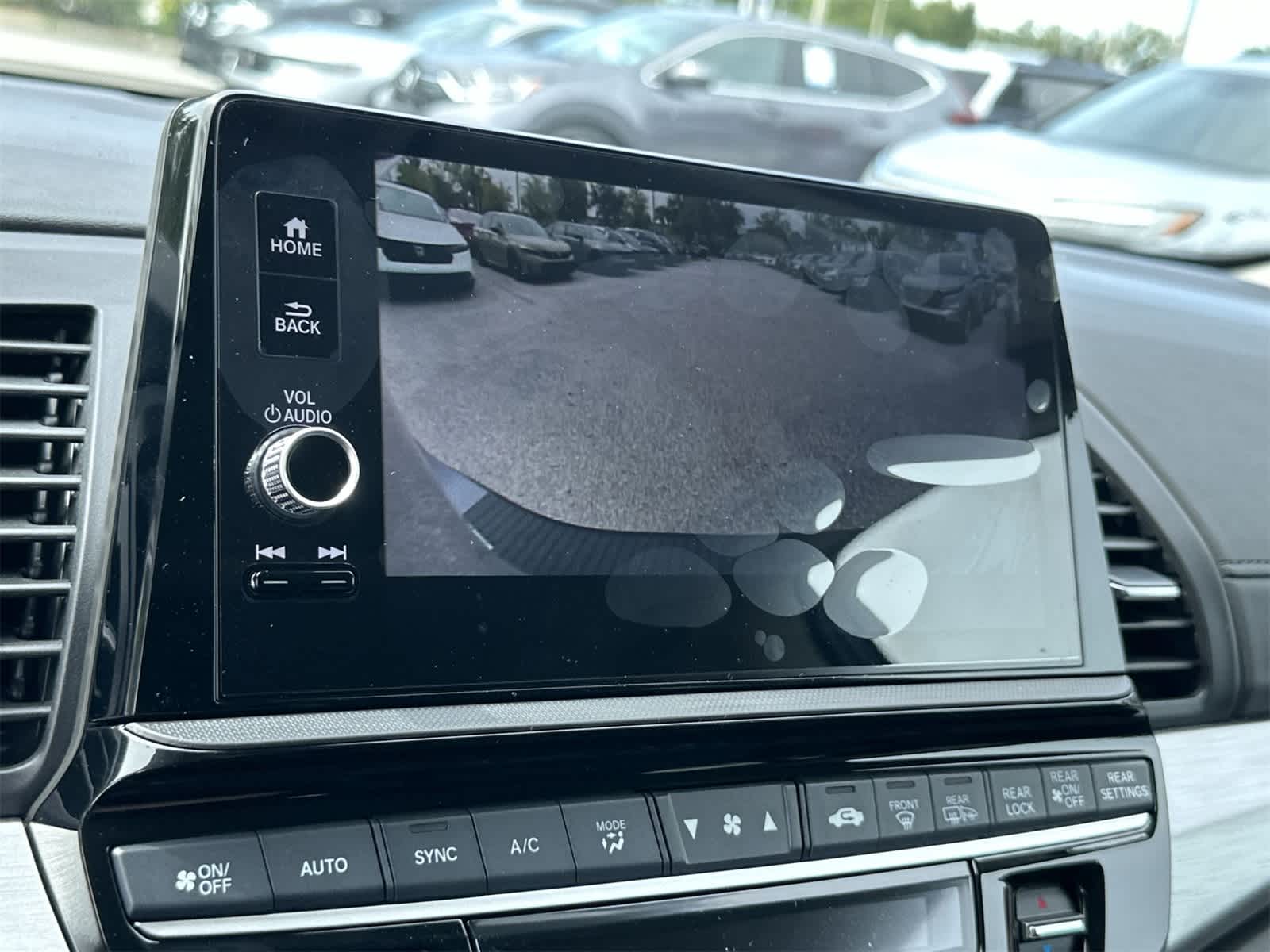 Thumbnail: 2026 Honda Odyssey - 20