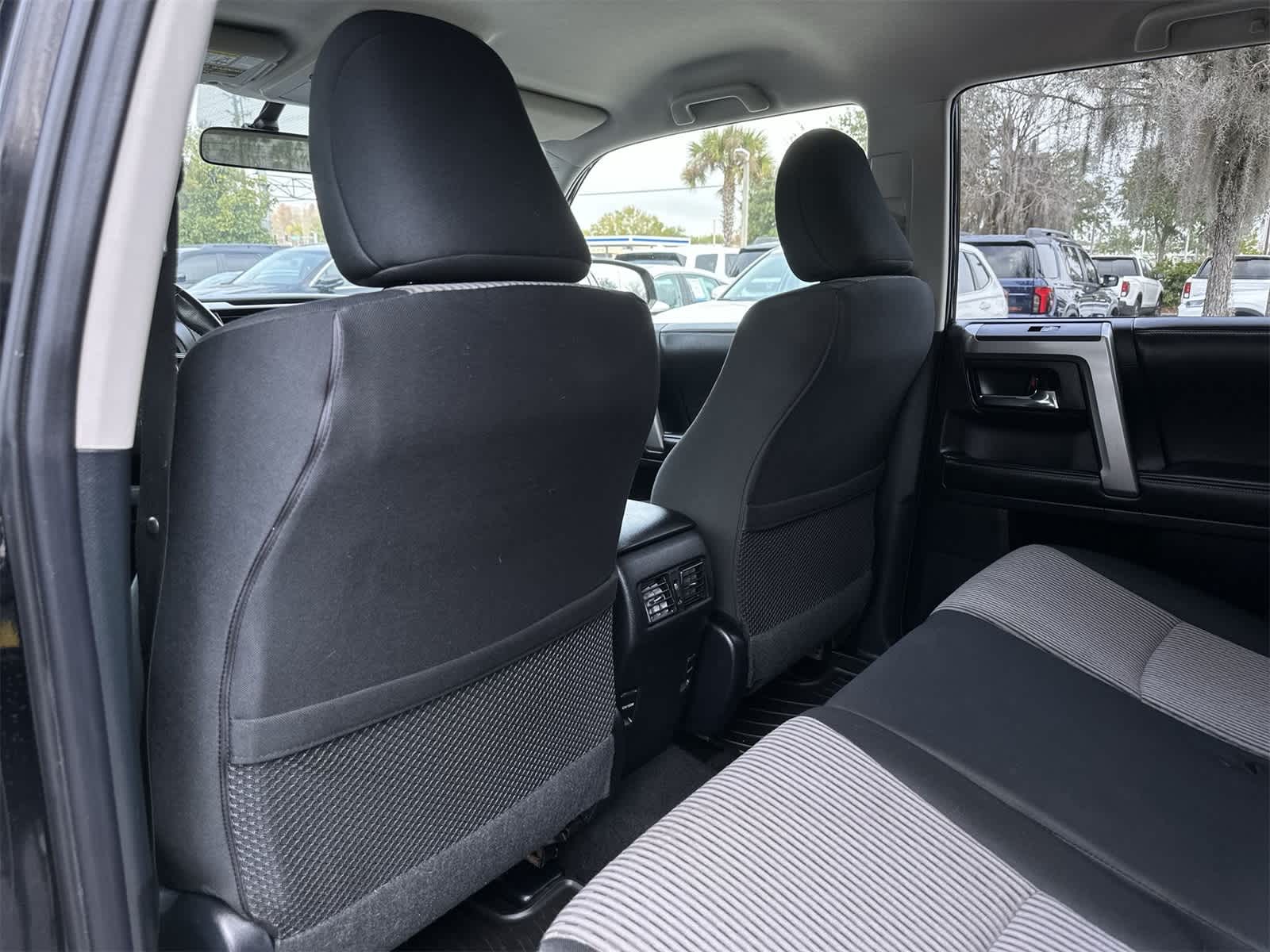 Thumbnail: 2015 Toyota 4Runner - 14