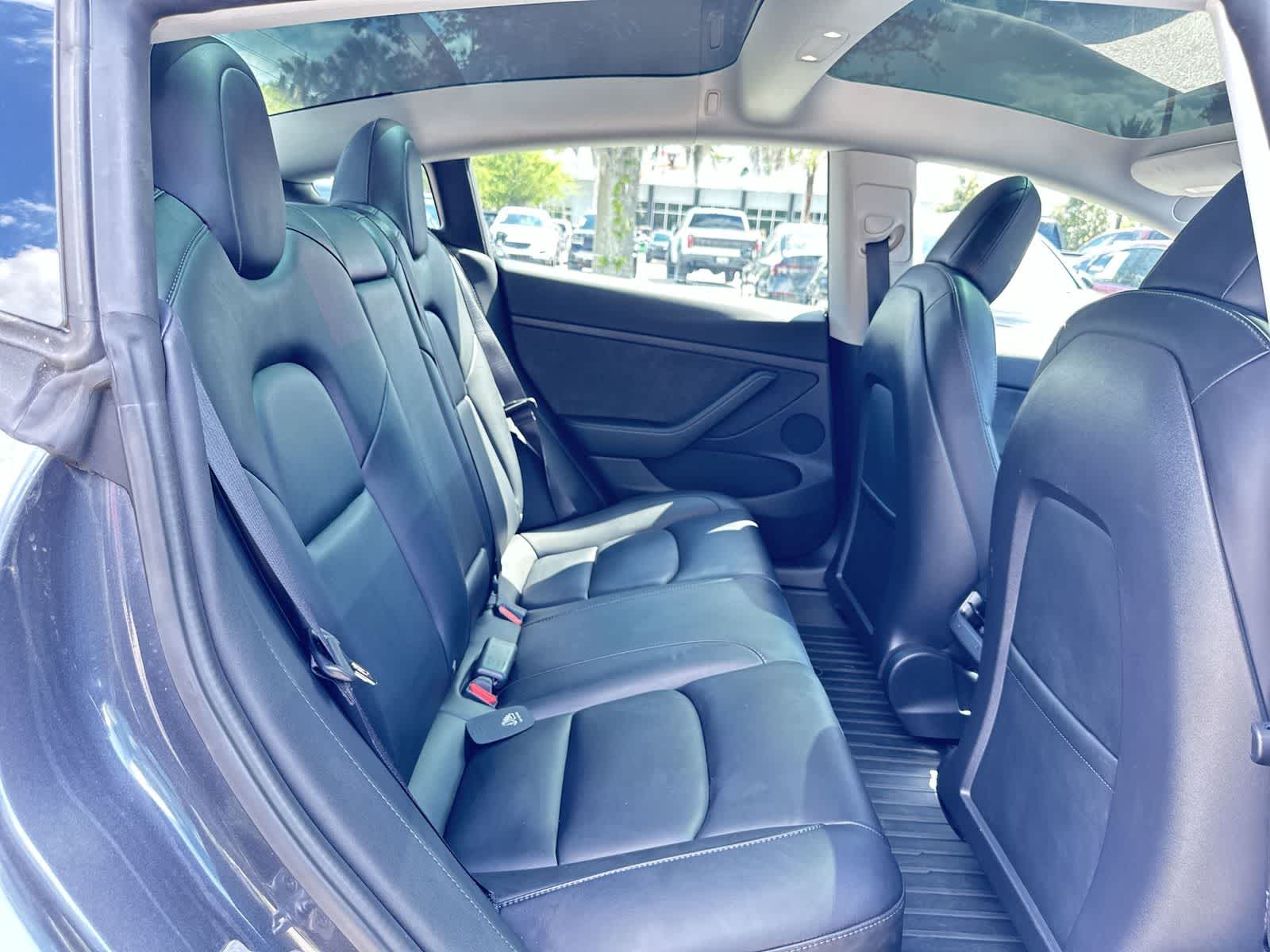 Thumbnail: 2022 Tesla Model 3 - 15