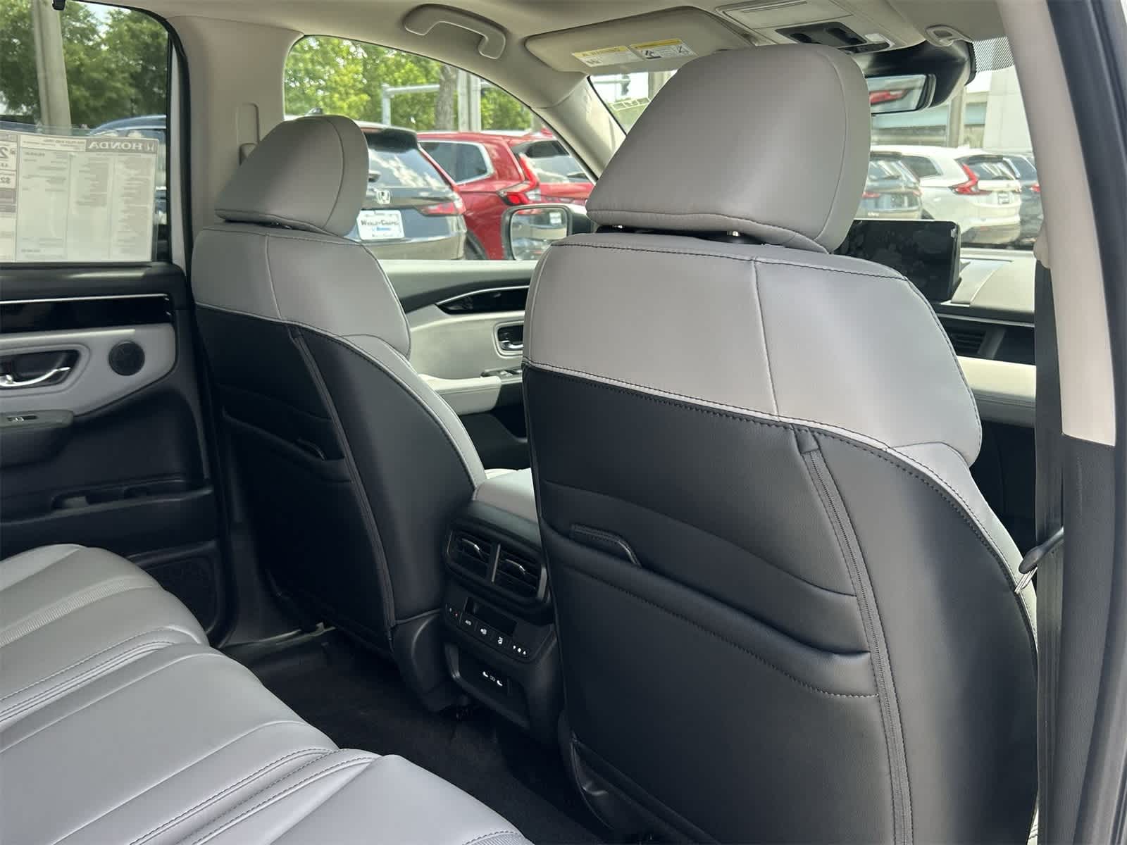 Thumbnail: 2025 Honda Pilot - 14