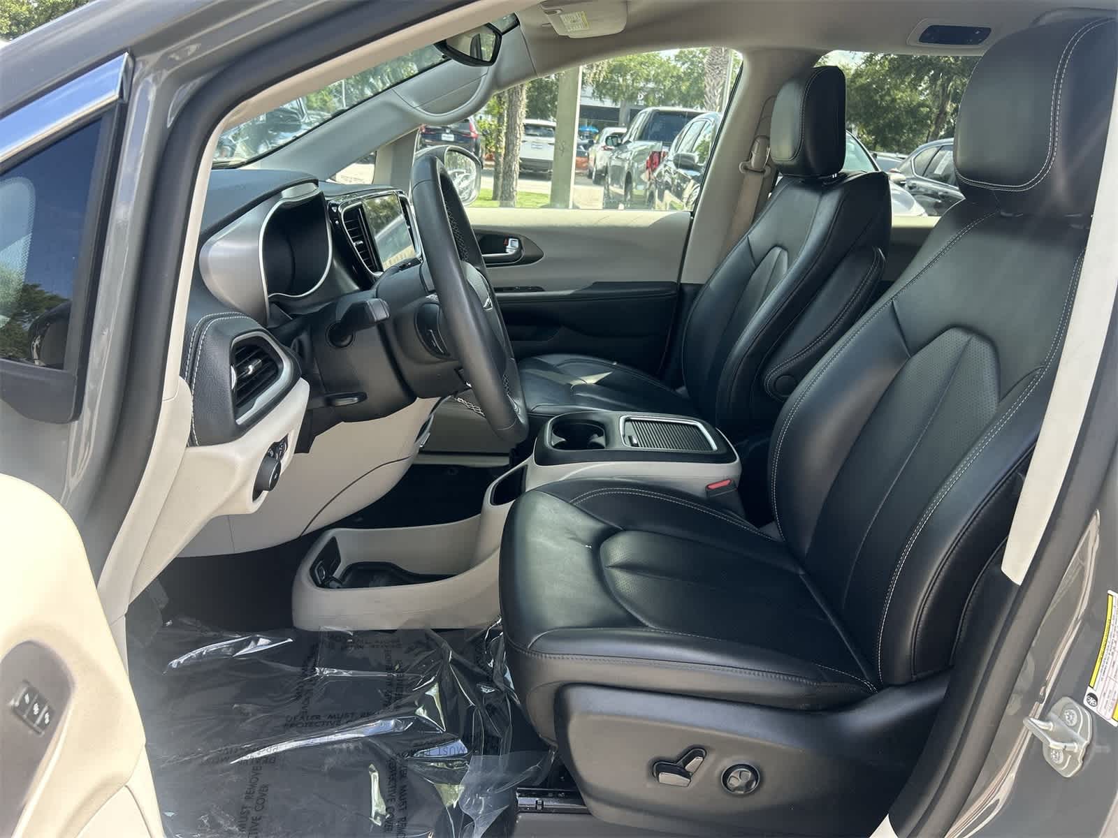 2023 Chrysler Pacifica Hybrid Touring L 12