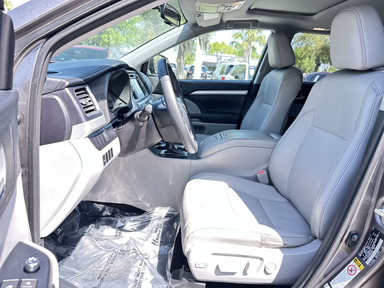 Thumbnail: 2015 Toyota Highlander - 13