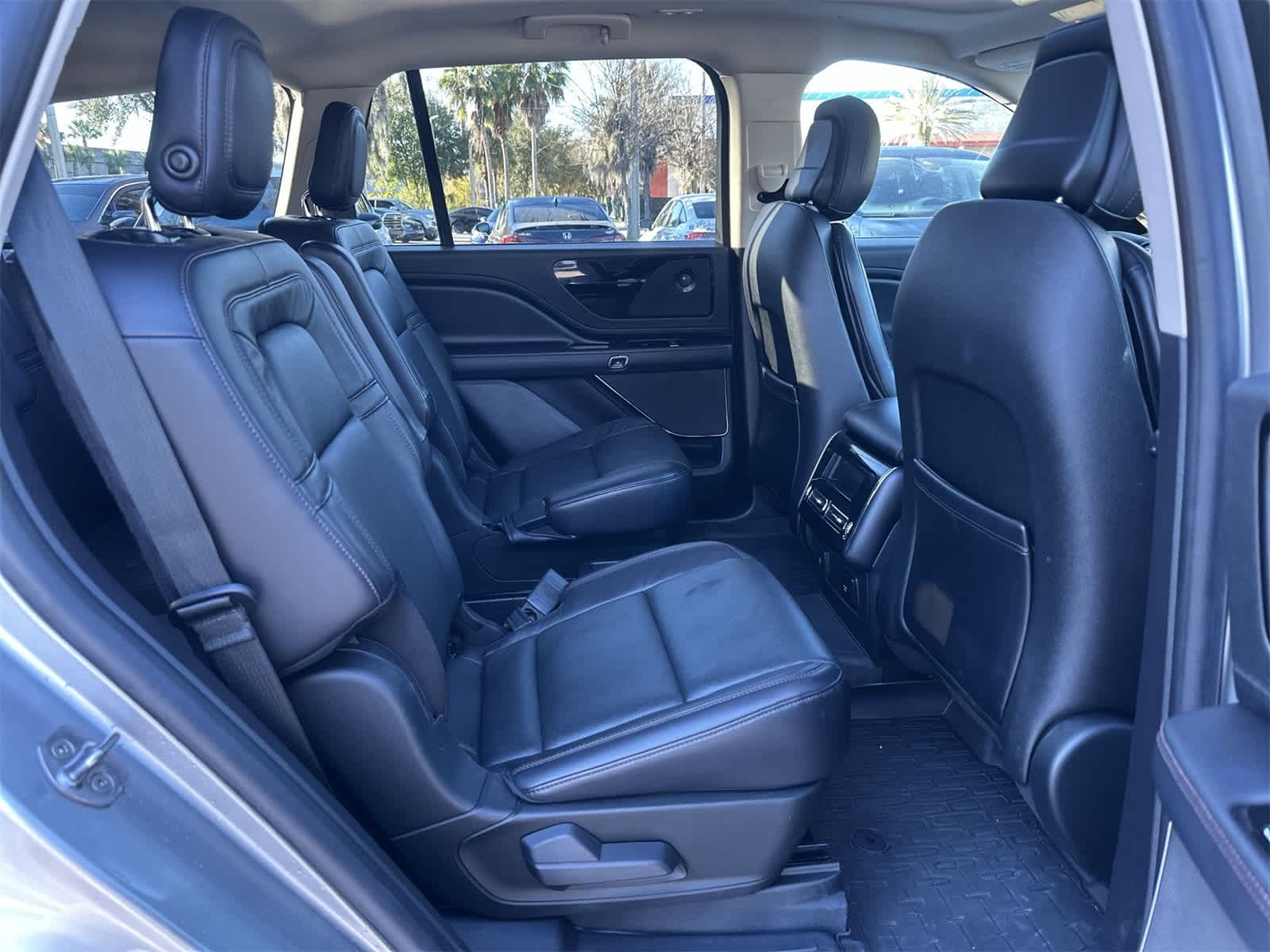 Thumbnail: 2020 Lincoln Aviator - 15