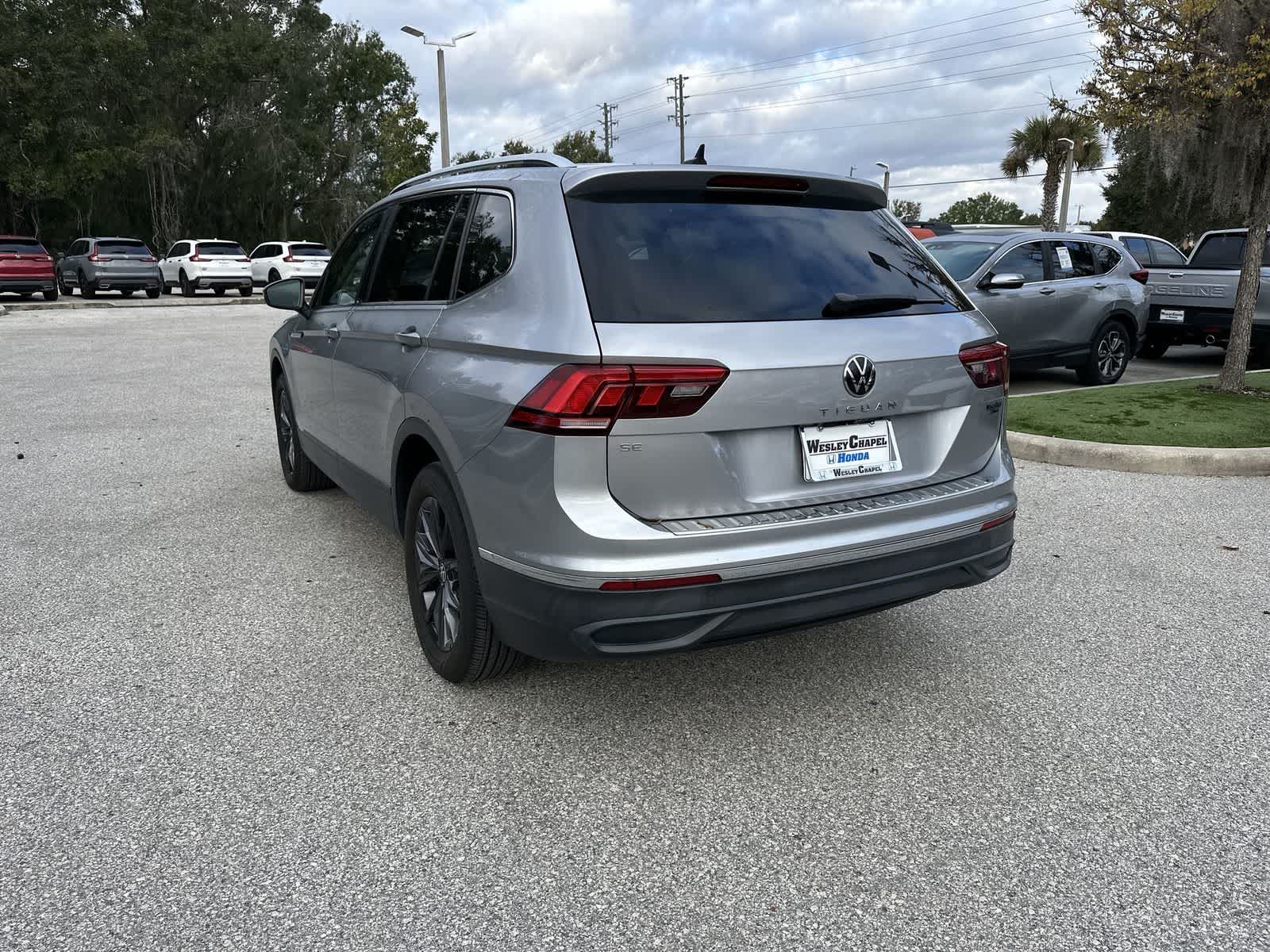Thumbnail: 2022 Volkswagen Tiguan - 4