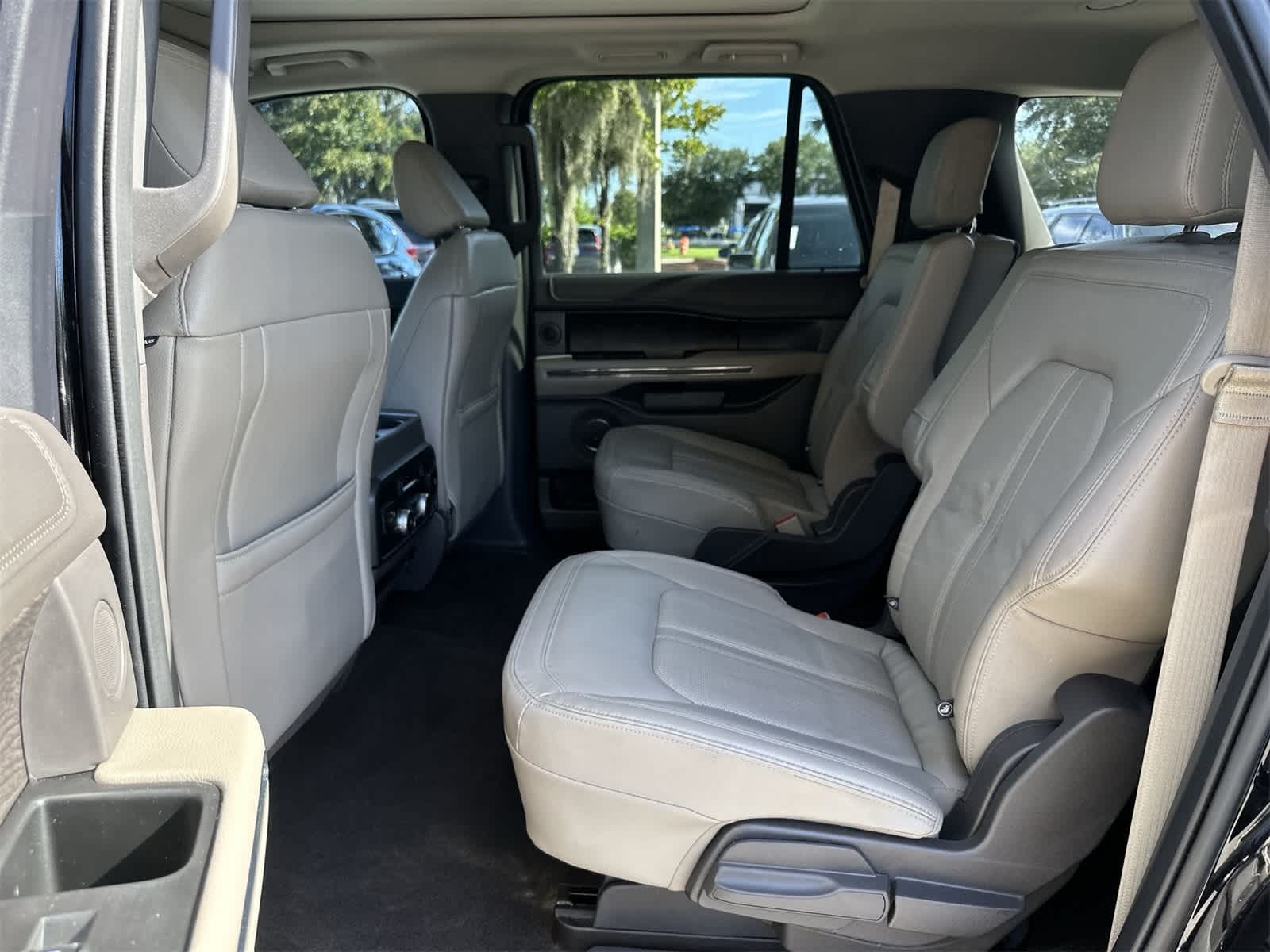 Thumbnail: 2021 Ford Expedition MAX - 15