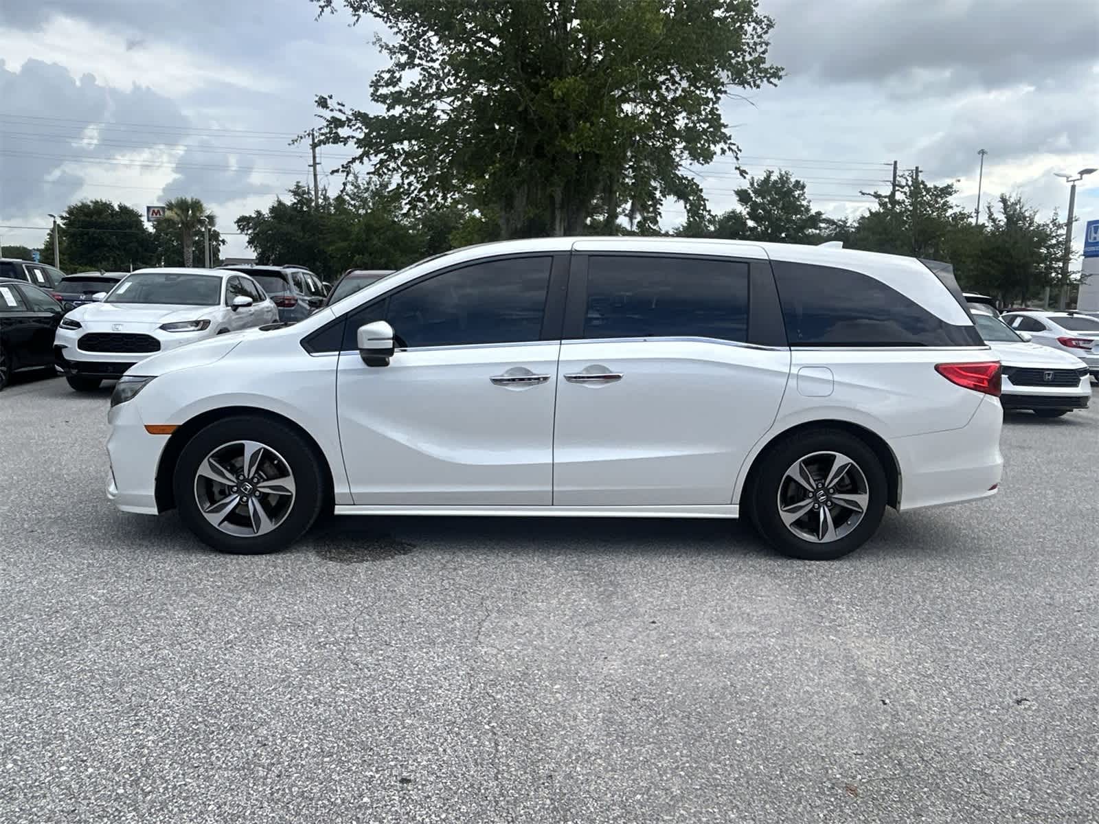 Thumbnail: 2019 Honda Odyssey - 3