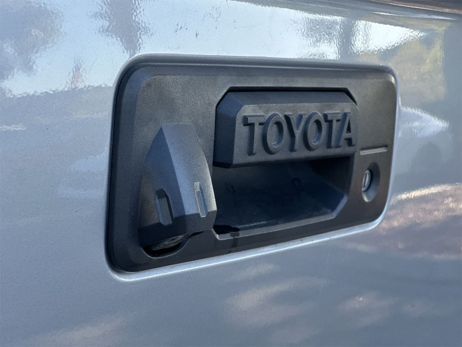 Thumbnail: 2015 Toyota Tundra - 10
