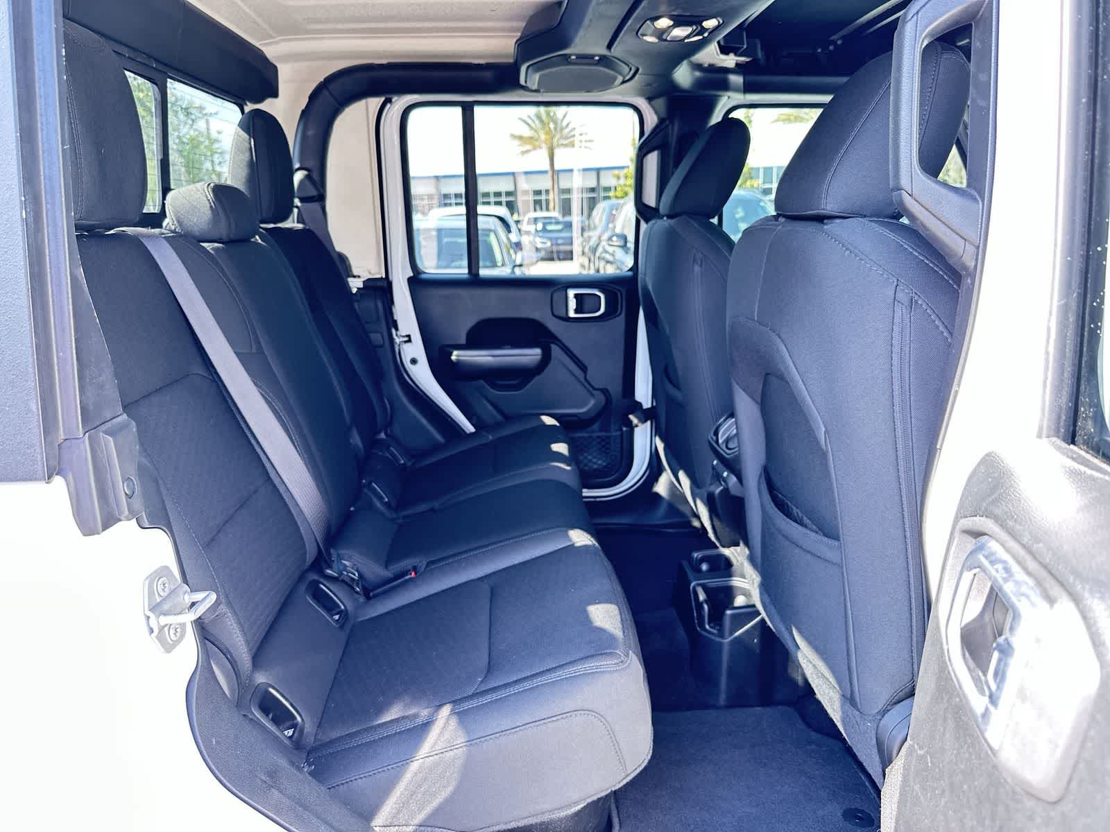 Thumbnail: 2020 Jeep Gladiator - 16