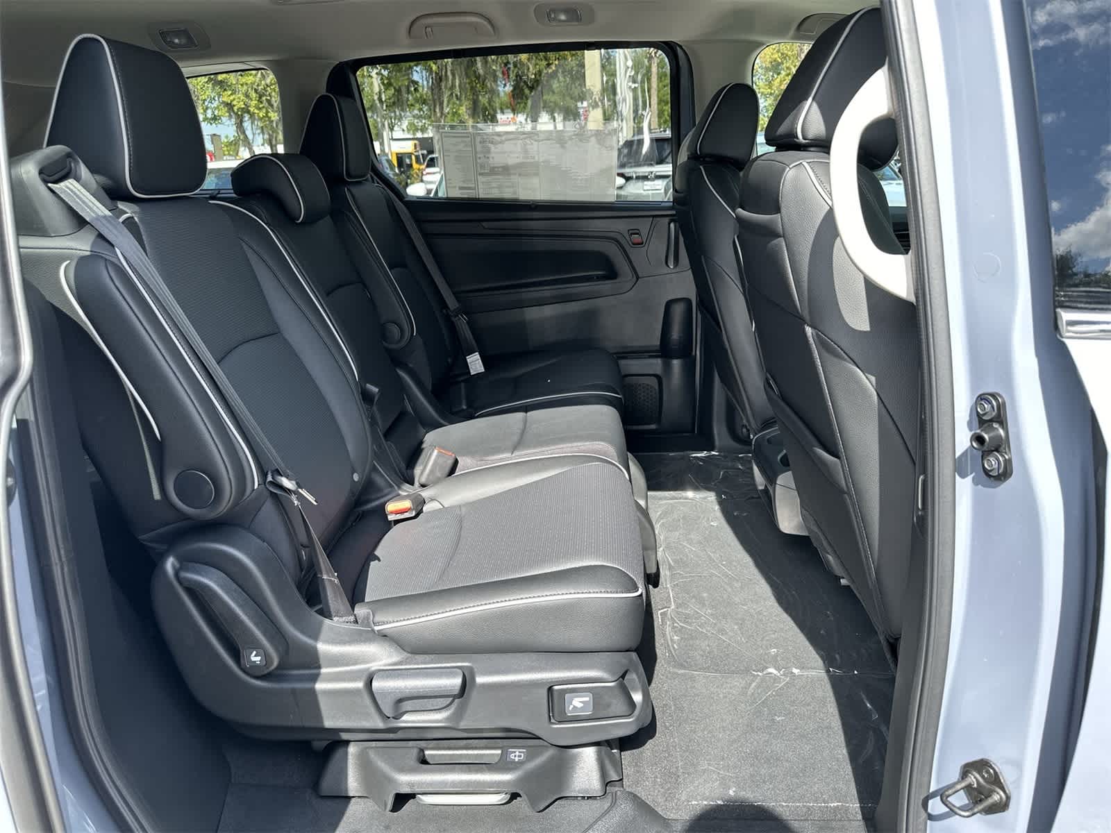 Thumbnail: 2026 Honda Odyssey - 16
