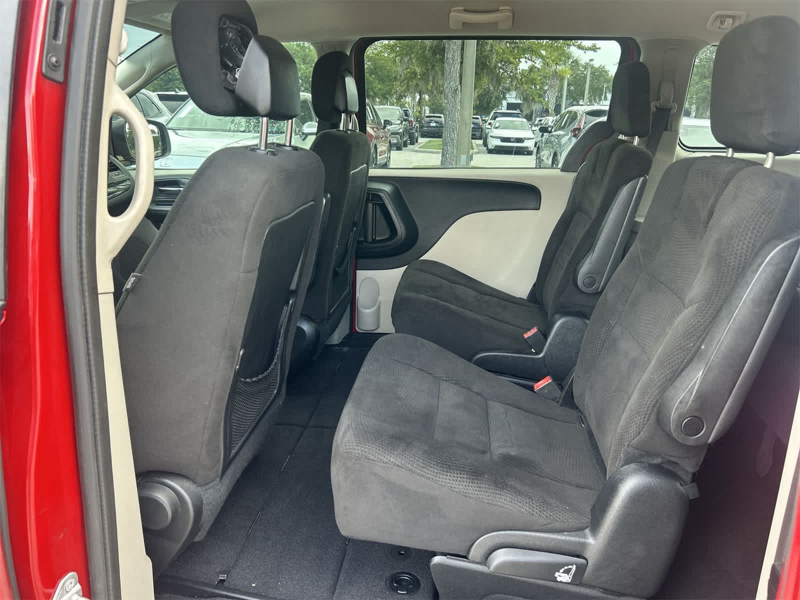 Thumbnail: 2015 Dodge Grand Caravan - 15